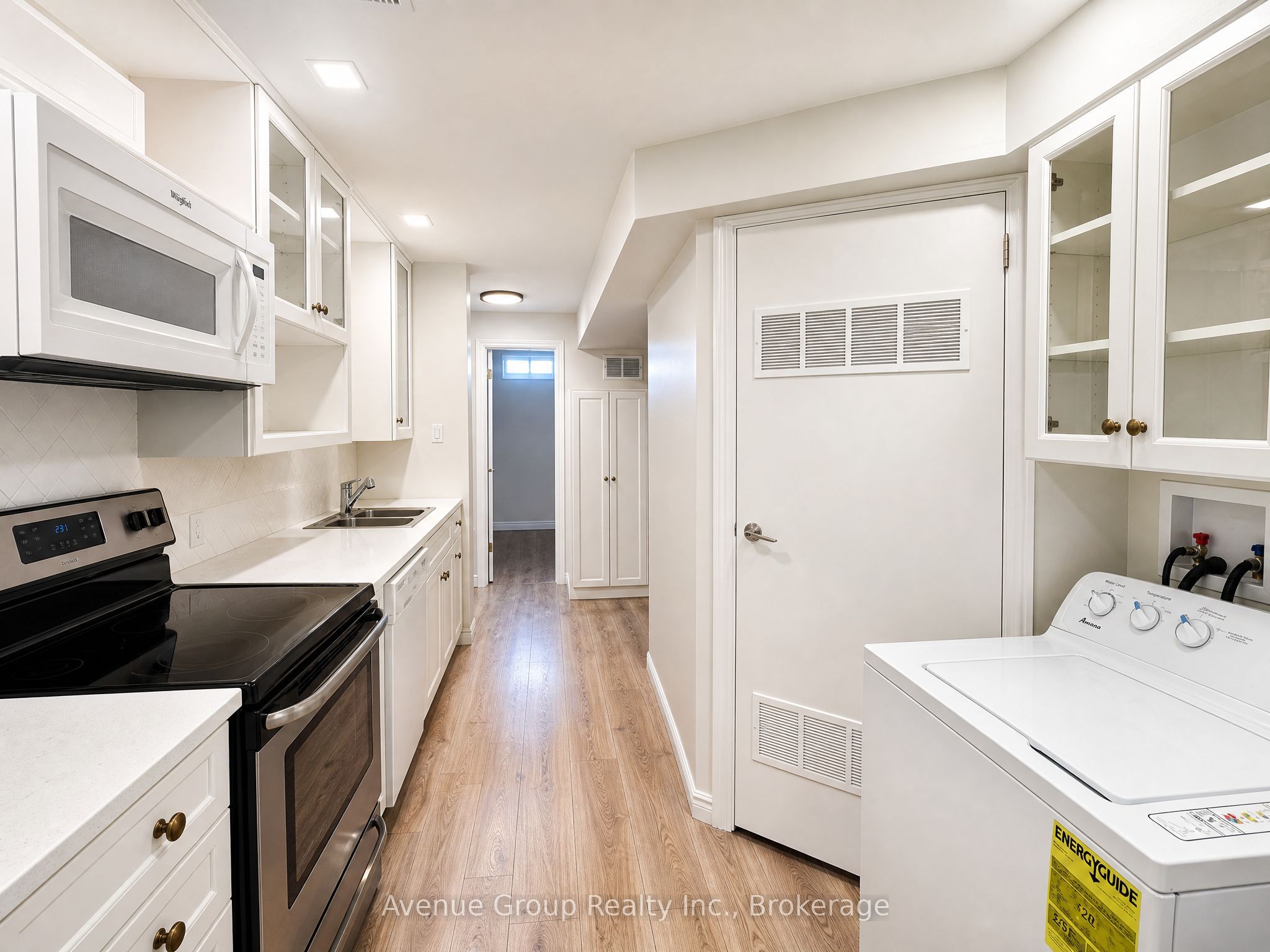 54 Leggott Avenue Lower Property Photo 11