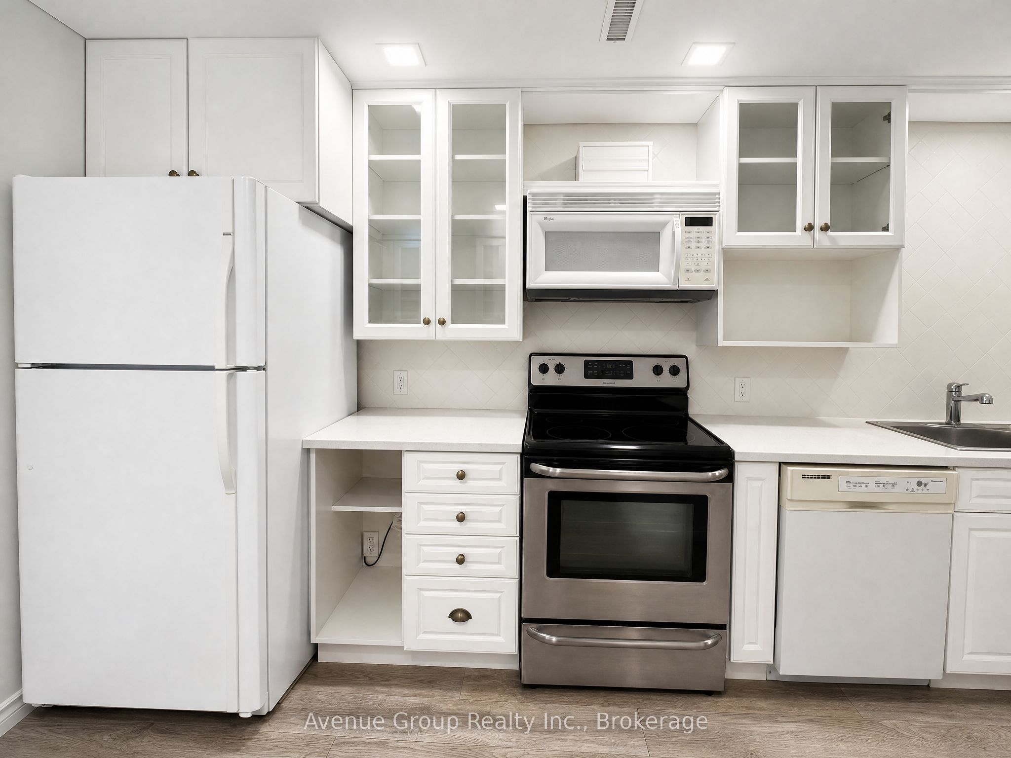 54 Leggott Avenue Lower Property Photo 13