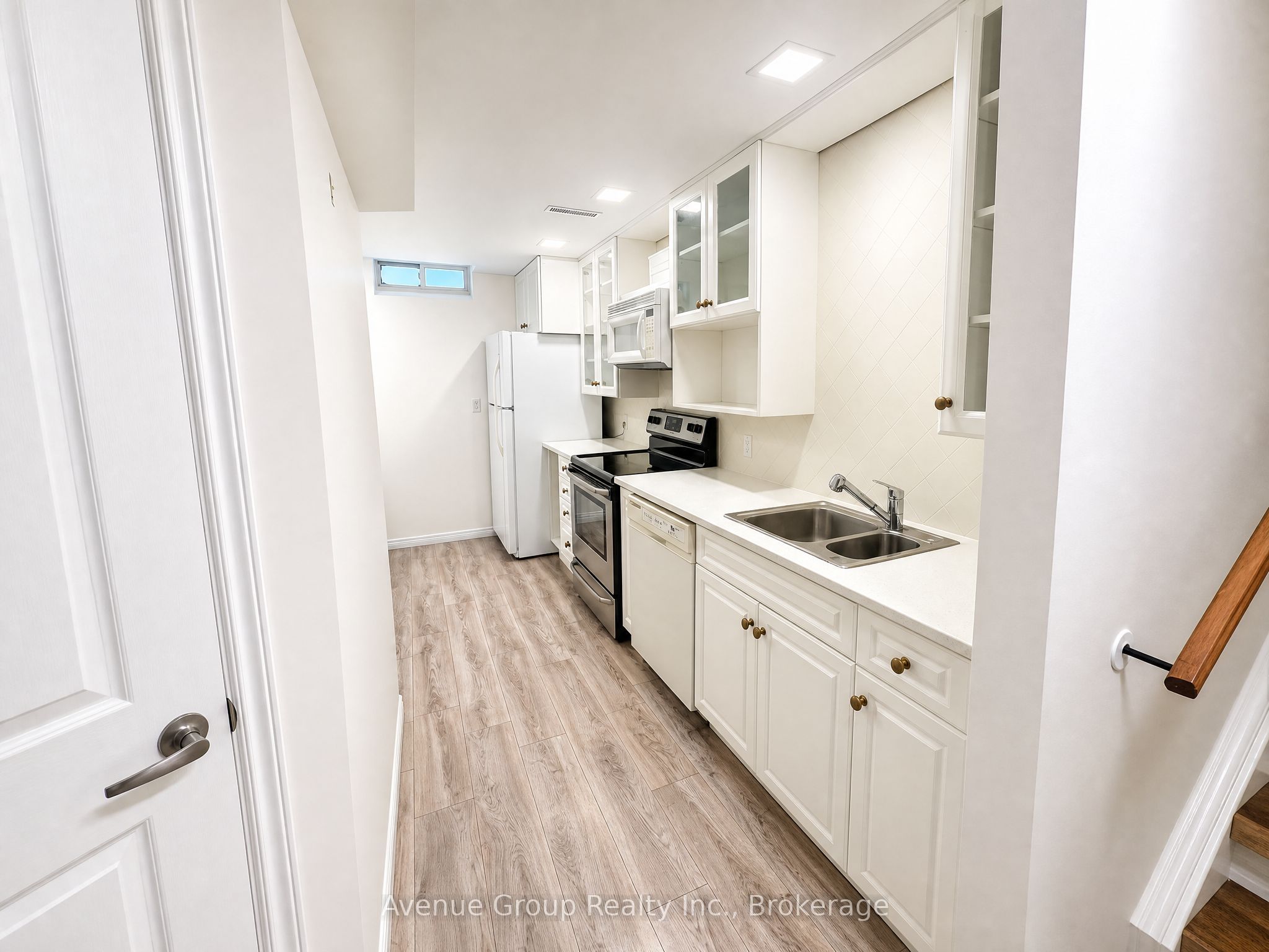 54 Leggott Avenue Lower Property Photo 15