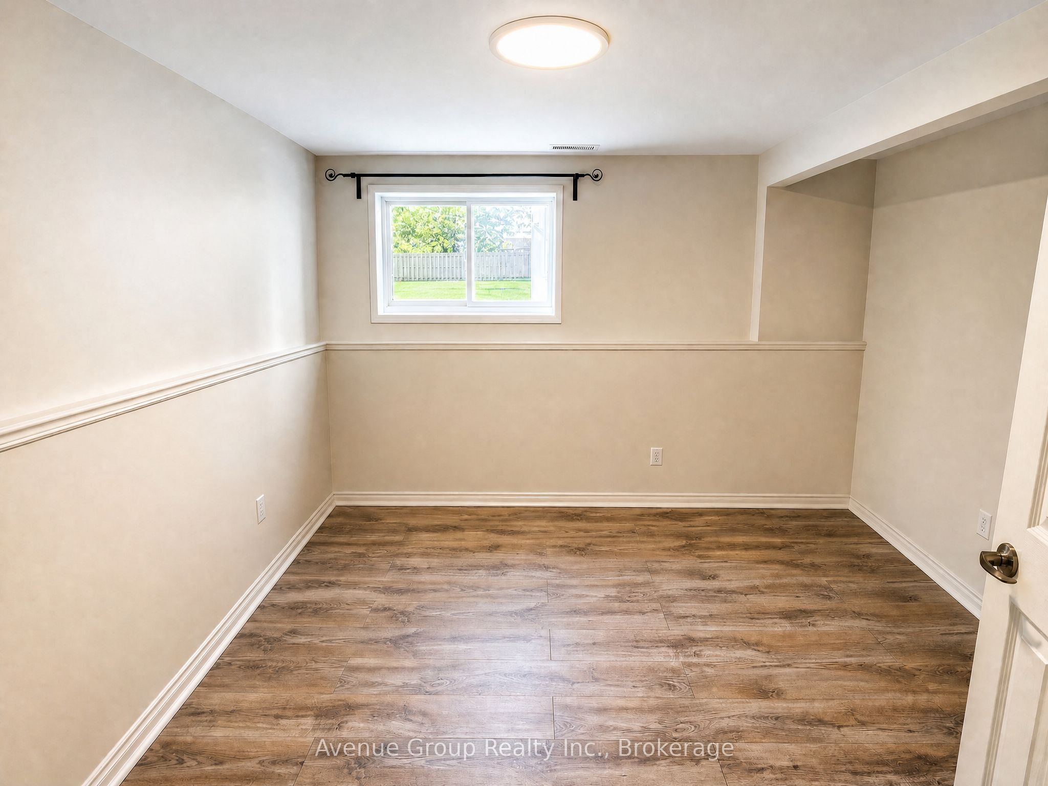 54 Leggott Avenue Lower Property Photo 17