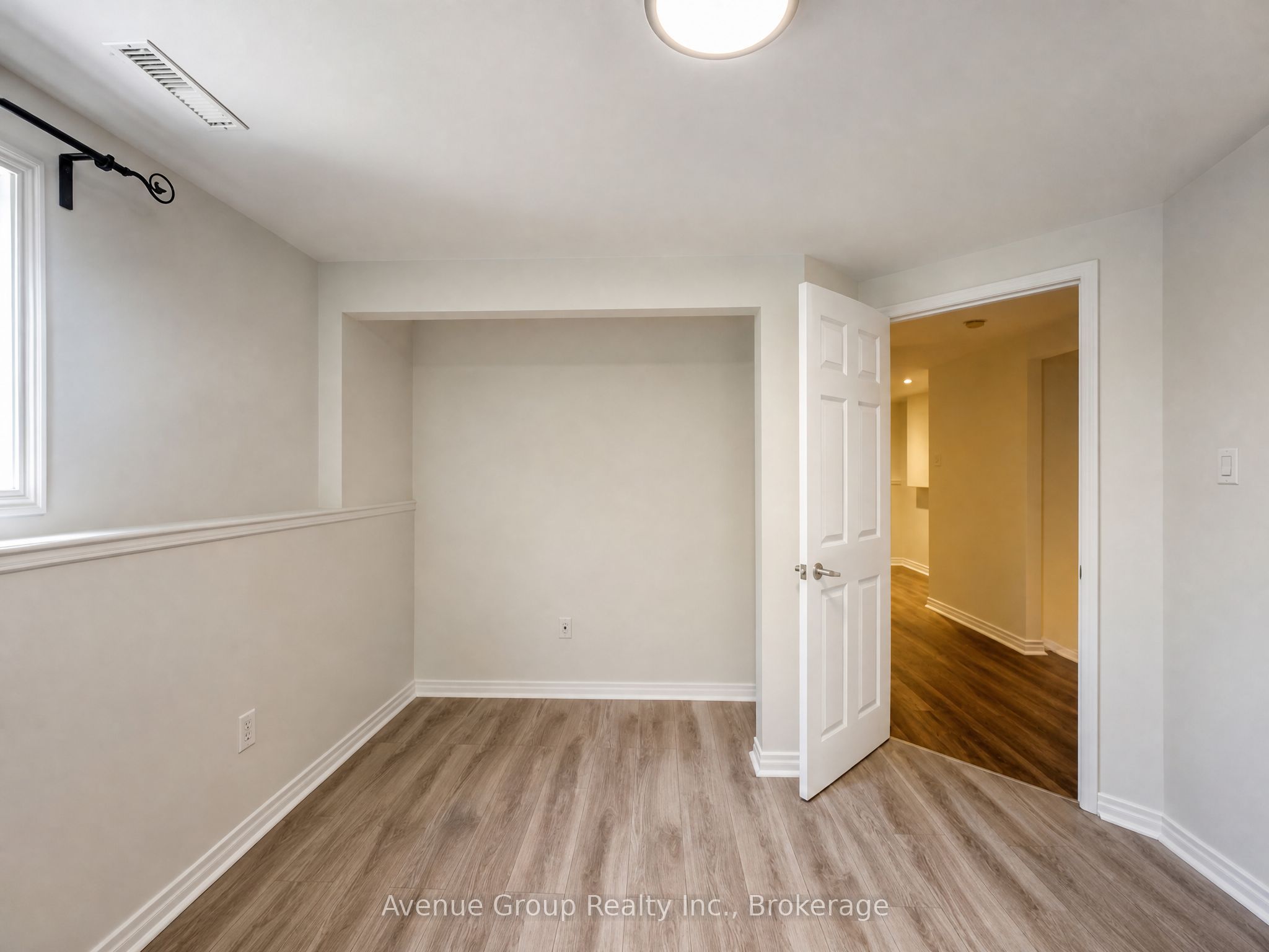 54 Leggott Avenue Lower Property Photo 18