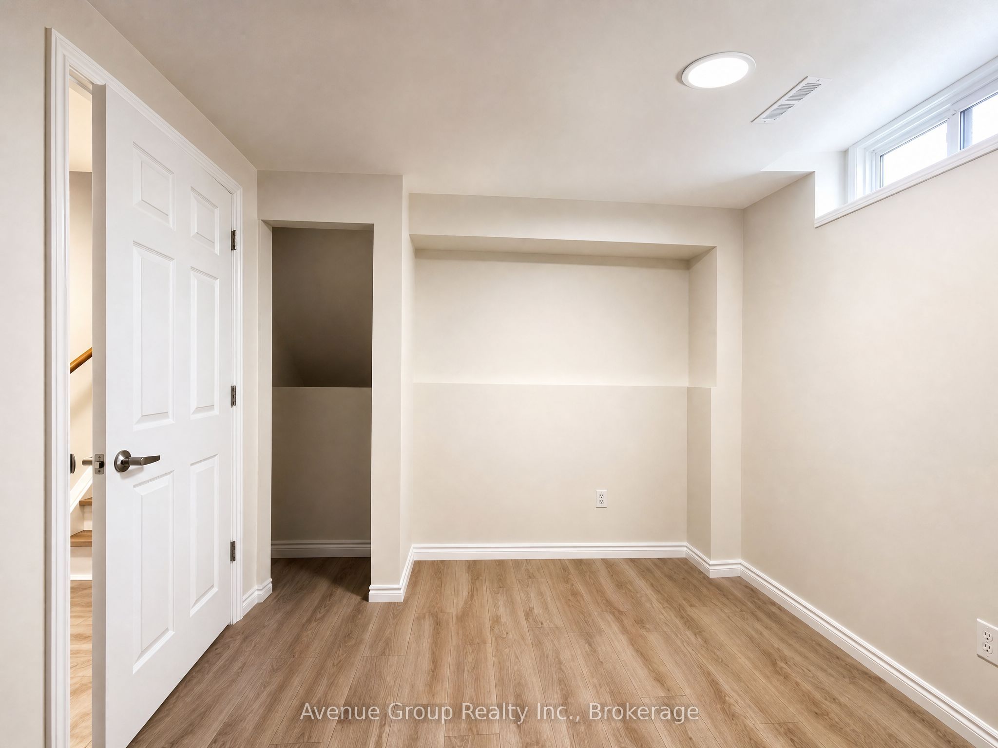 54 Leggott Avenue Lower Property Photo 21