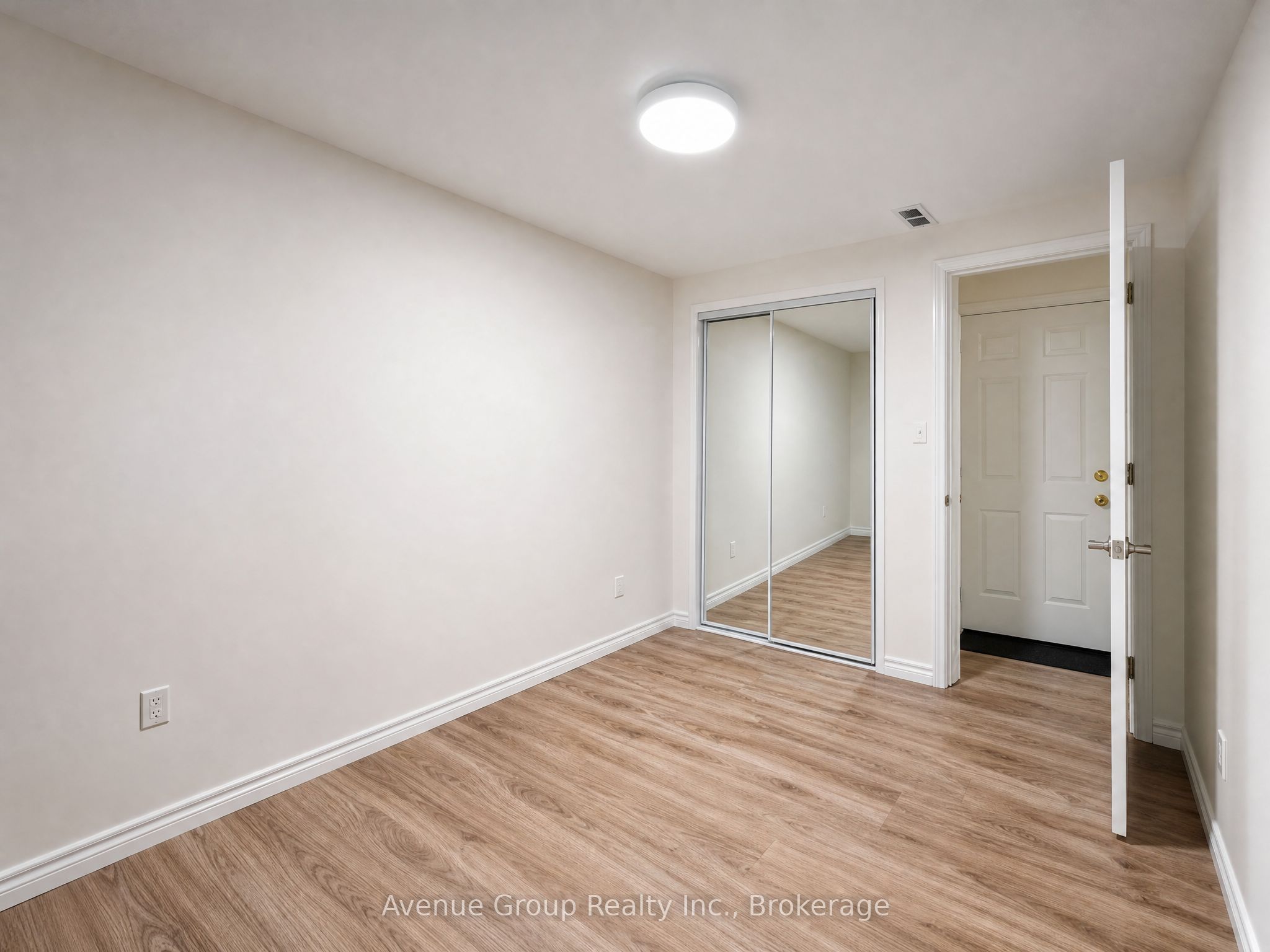 54 Leggott Avenue Lower Property Photo 25