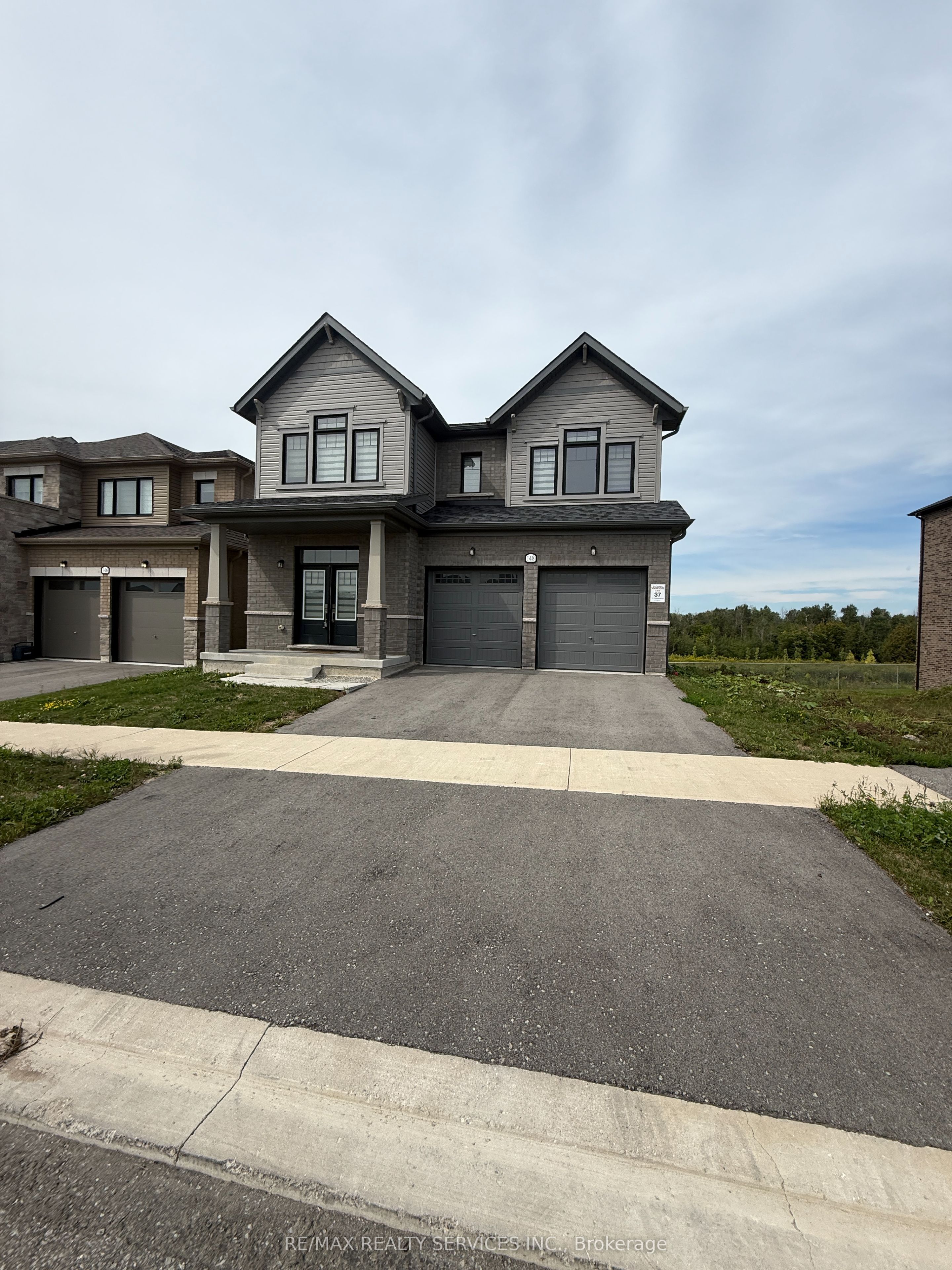 148 Thicketwood Avenue Property Photo 2