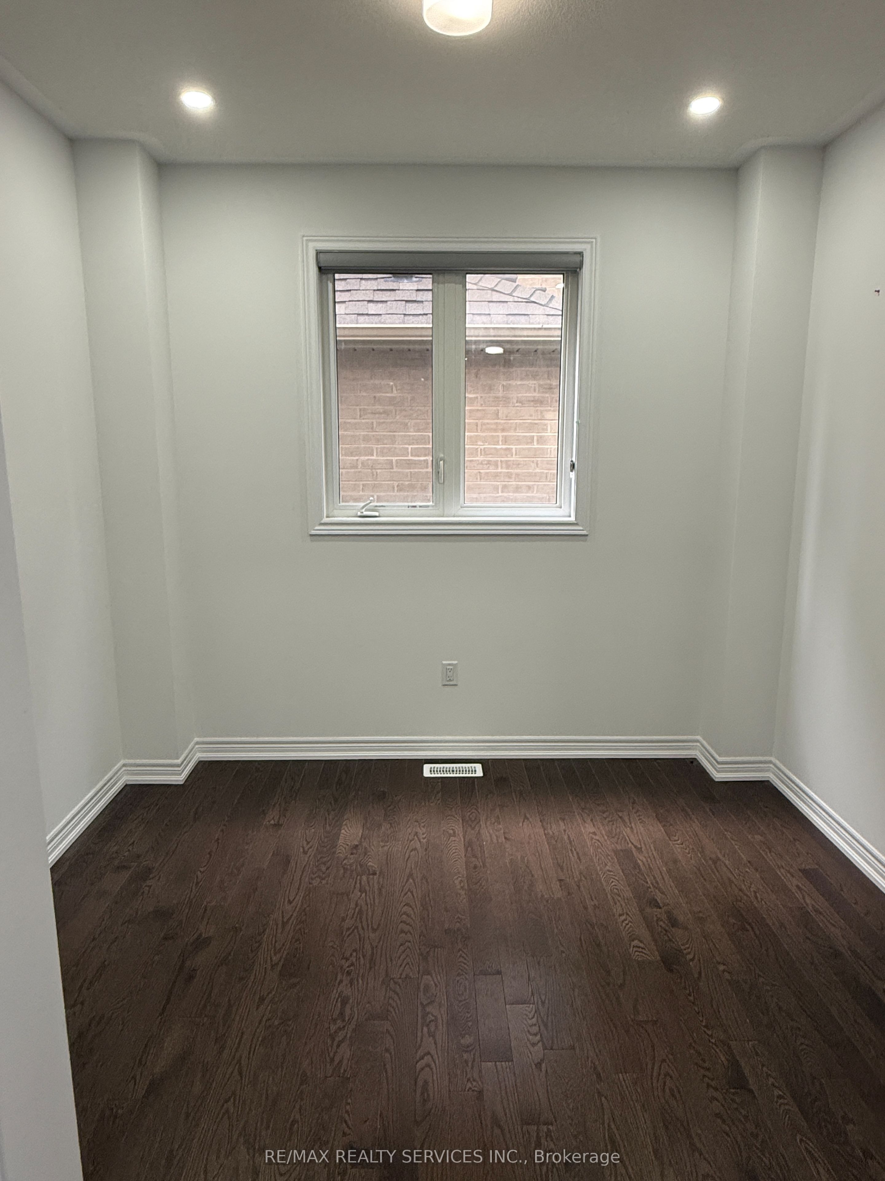 148 Thicketwood Avenue Property Photo 5