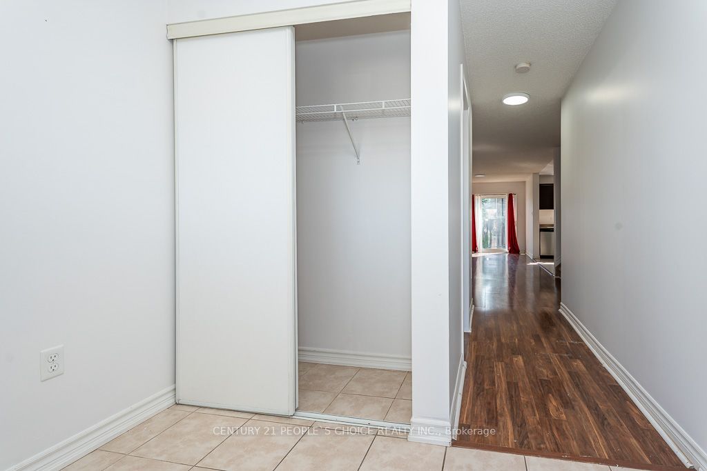 129 Sydenham Wells Square Property Photo 5
