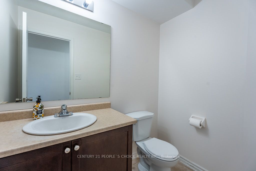 129 Sydenham Wells Square Property Photo 8