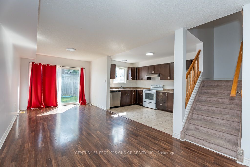 129 Sydenham Wells Square Property Photo 9