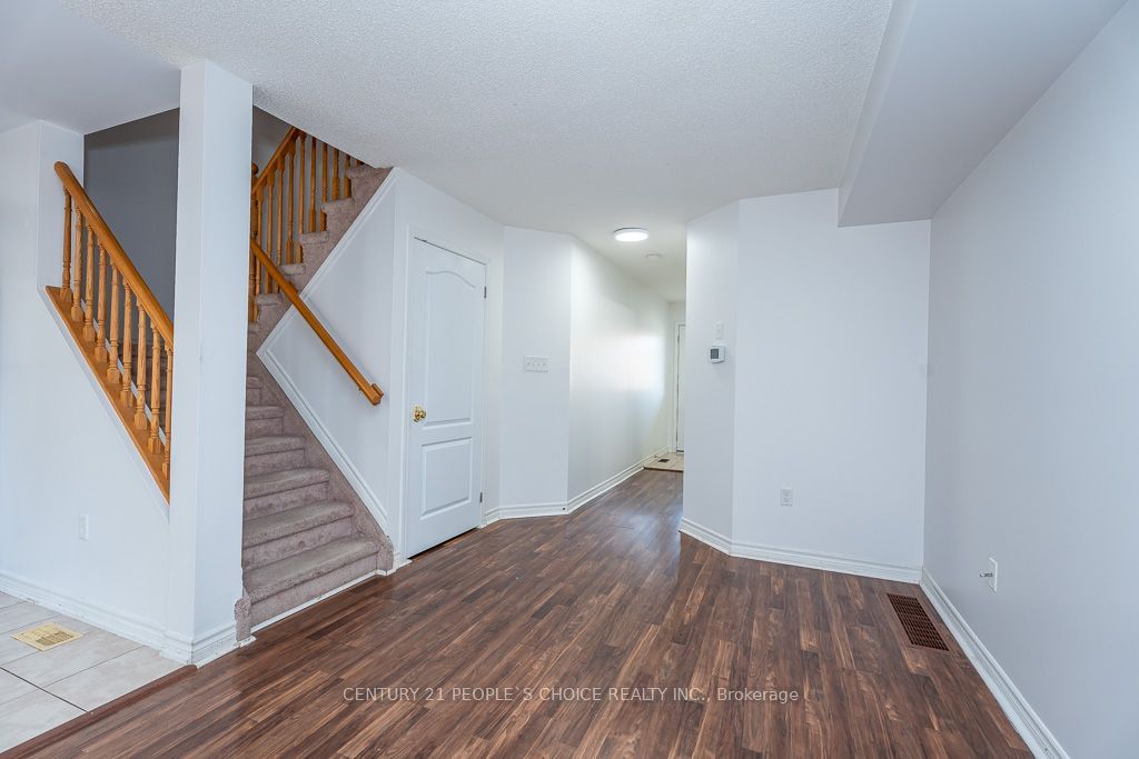 129 Sydenham Wells Square Property Photo 10