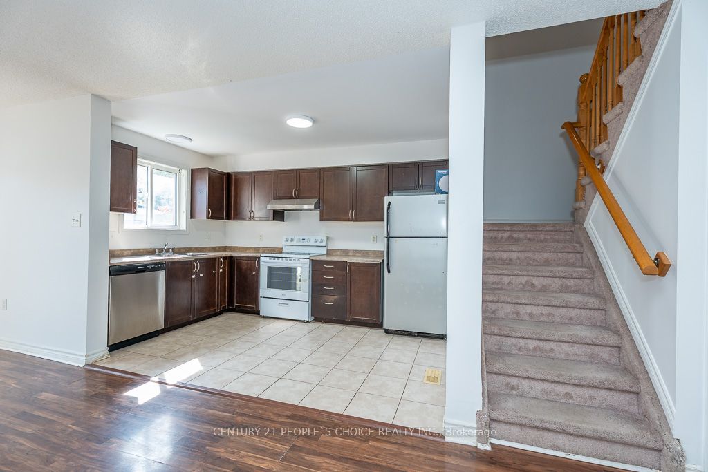 129 Sydenham Wells Square Property Photo 11