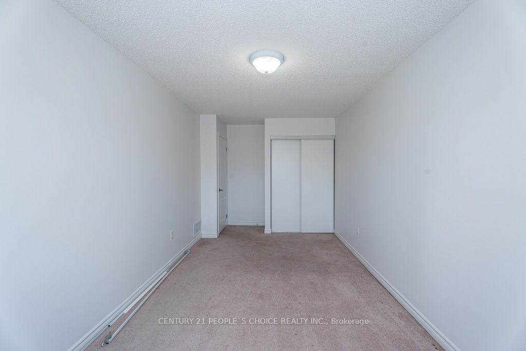129 Sydenham Wells Square Property Photo 32