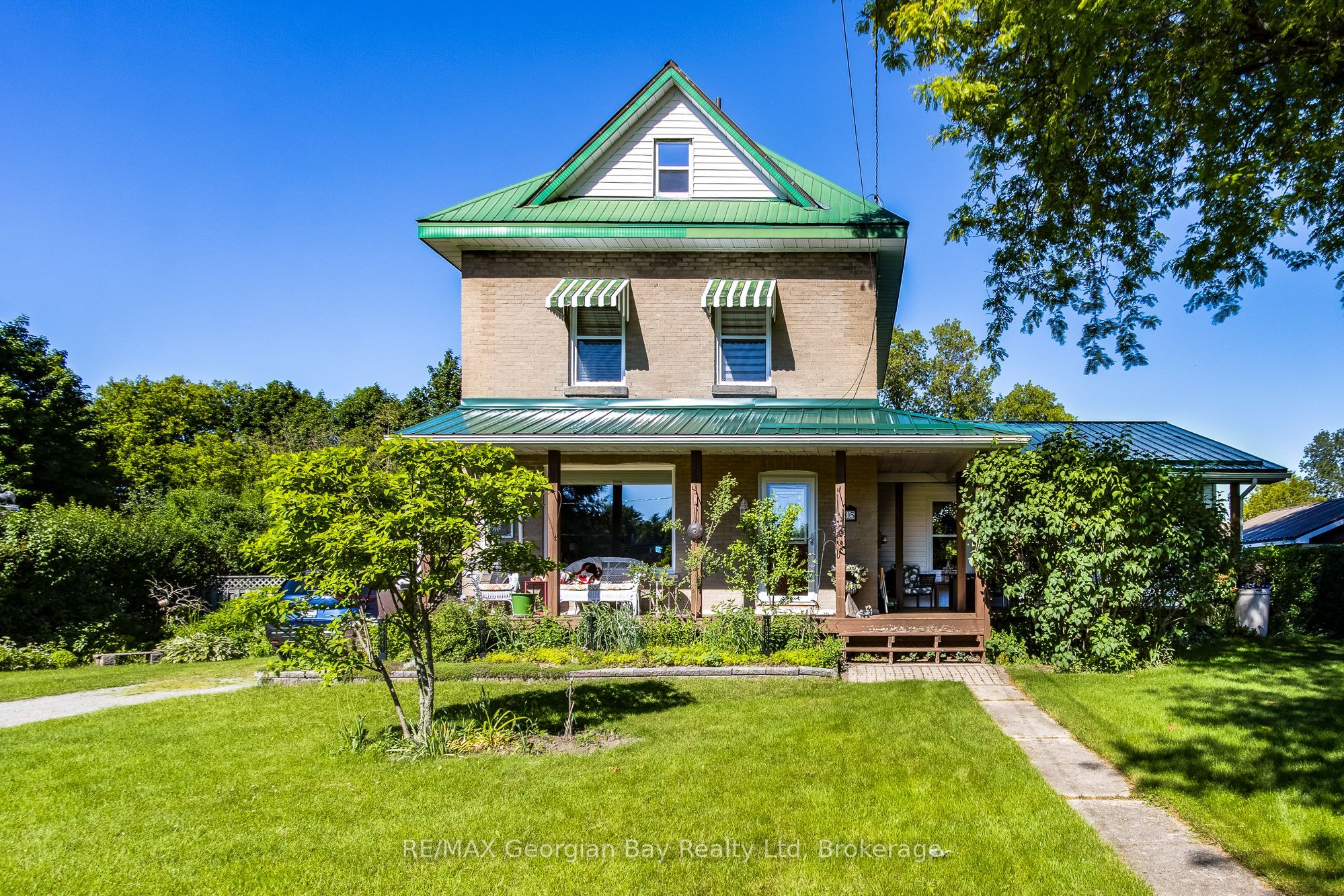 305 Lindsay Street E Property Photo 1