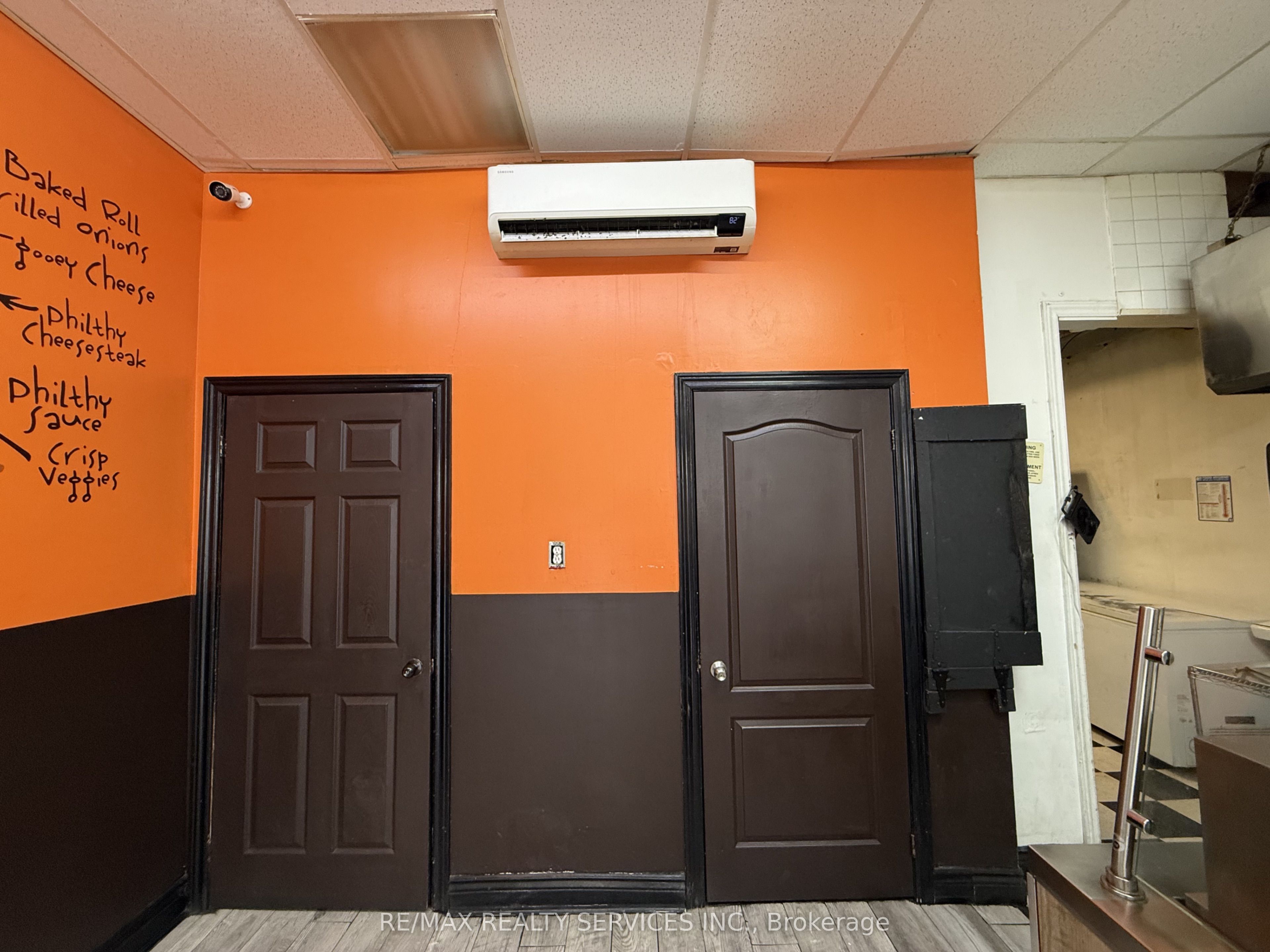 98 Dunlop Street E Property Photo 16