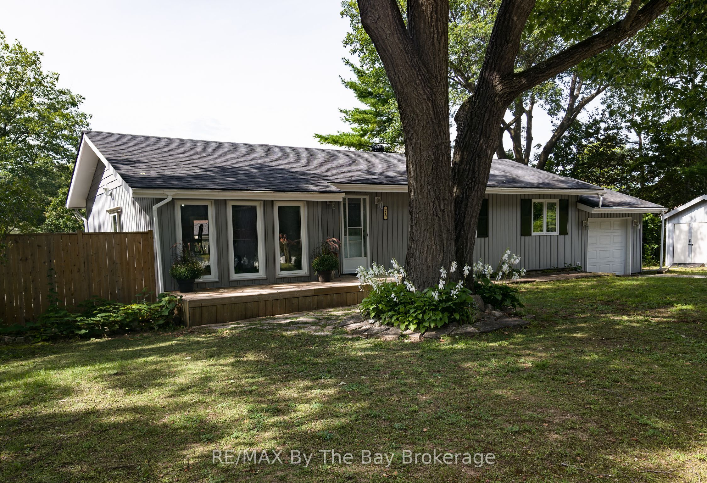 74 Oxbow Park Drive Property Photo 1