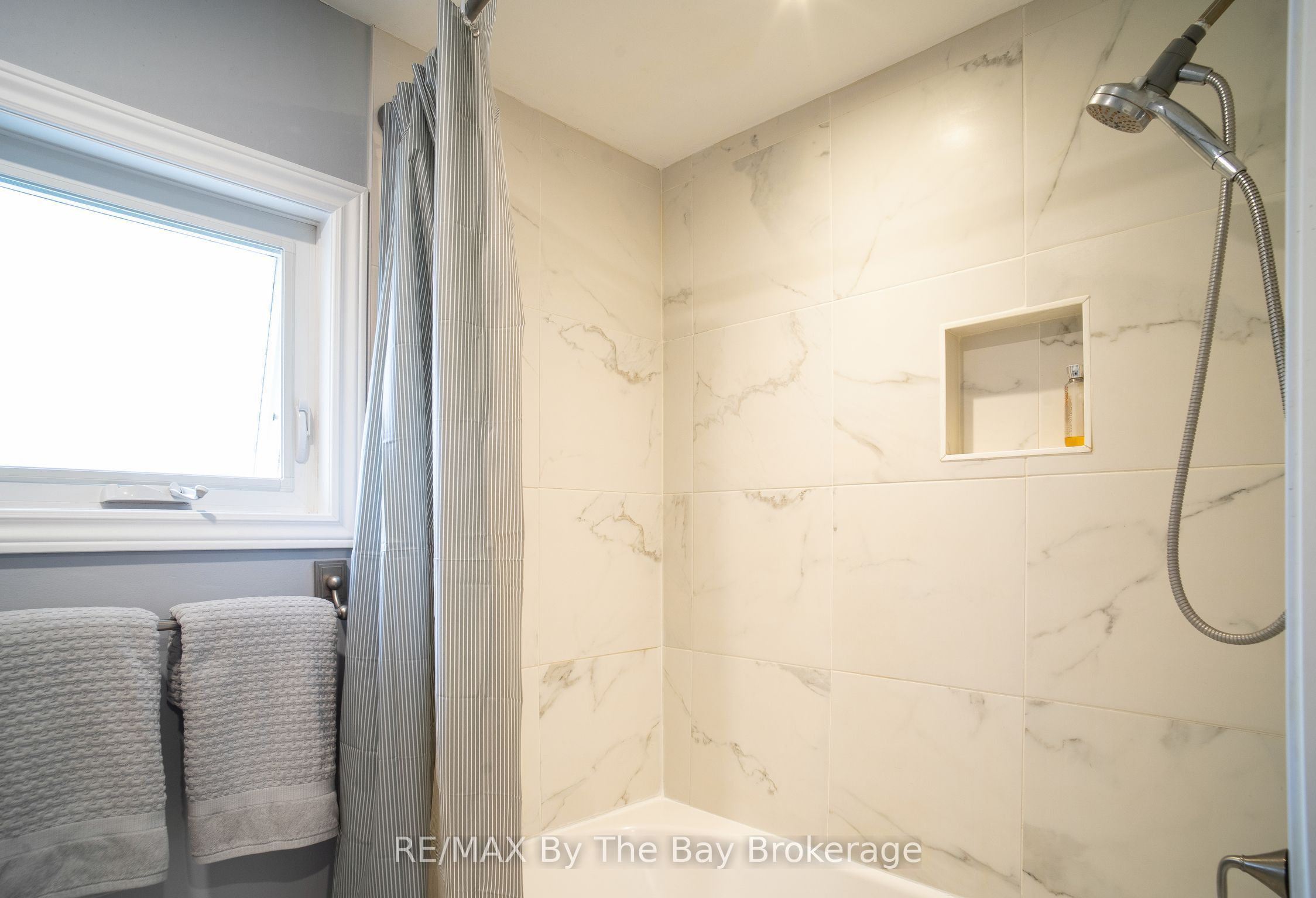 74 Oxbow Park Drive Property Photo 15