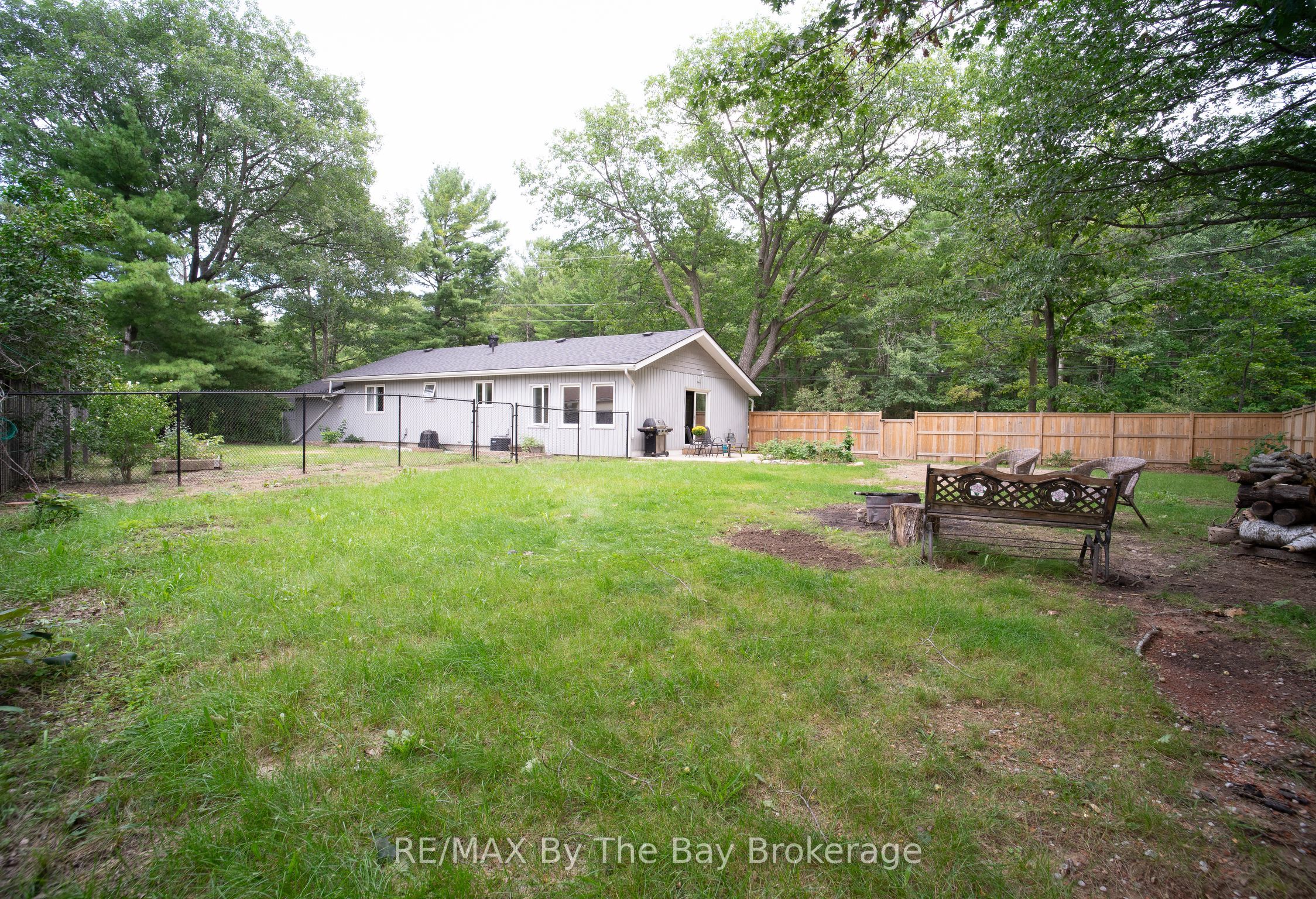 74 Oxbow Park Drive Property Photo 16