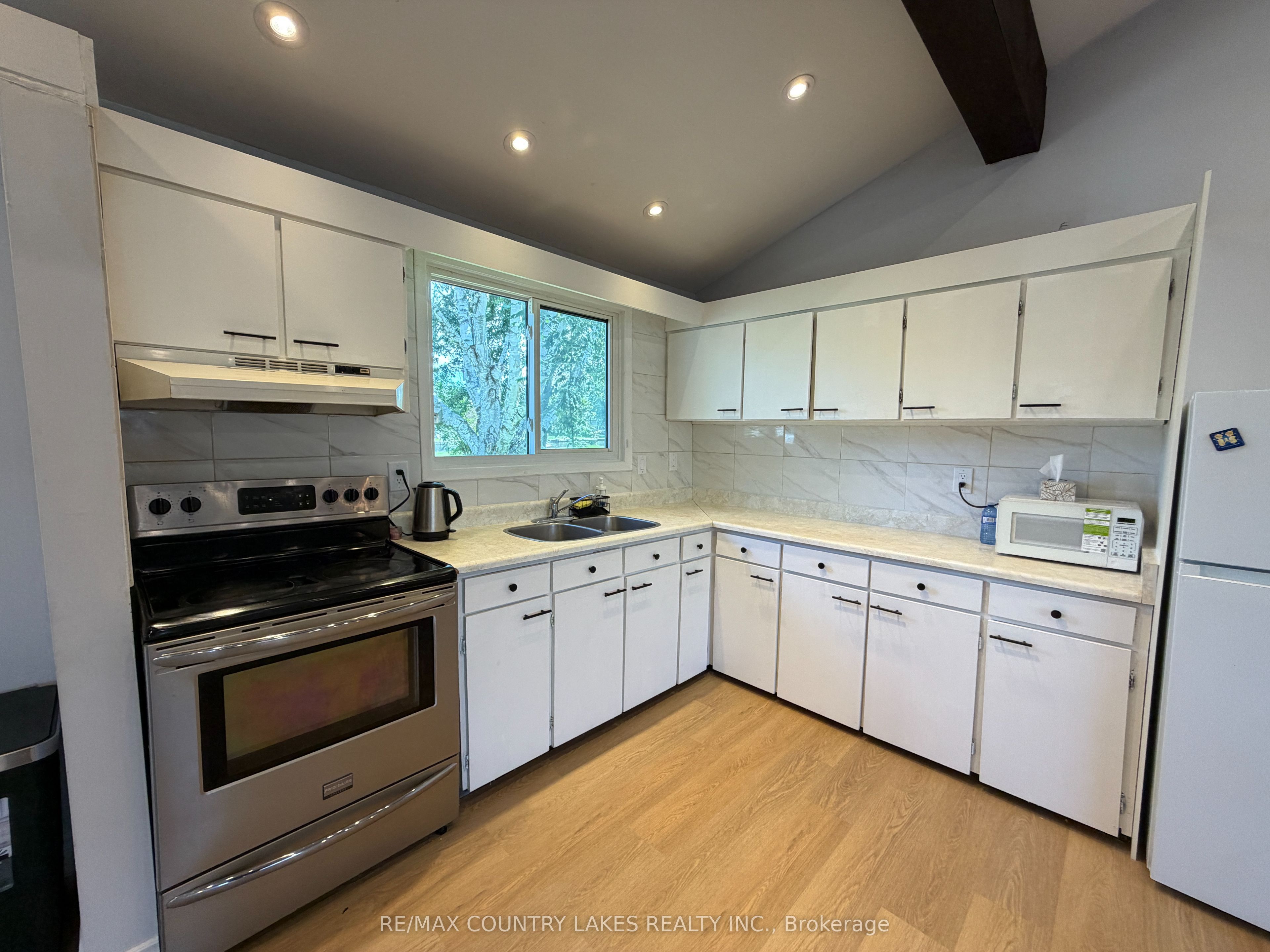 7 Willow Crescent Property Photo 5