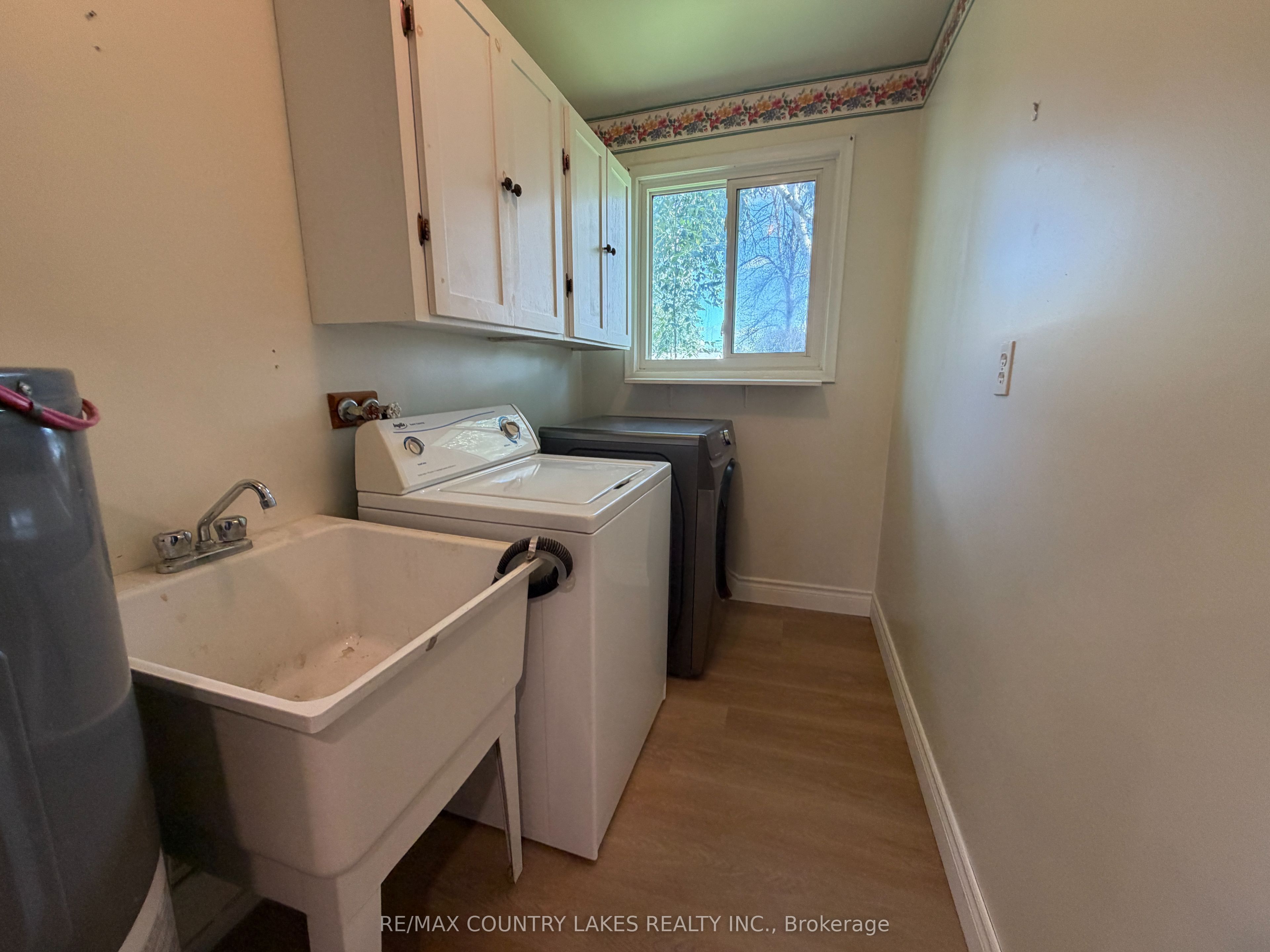7 Willow Crescent Property Photo 10