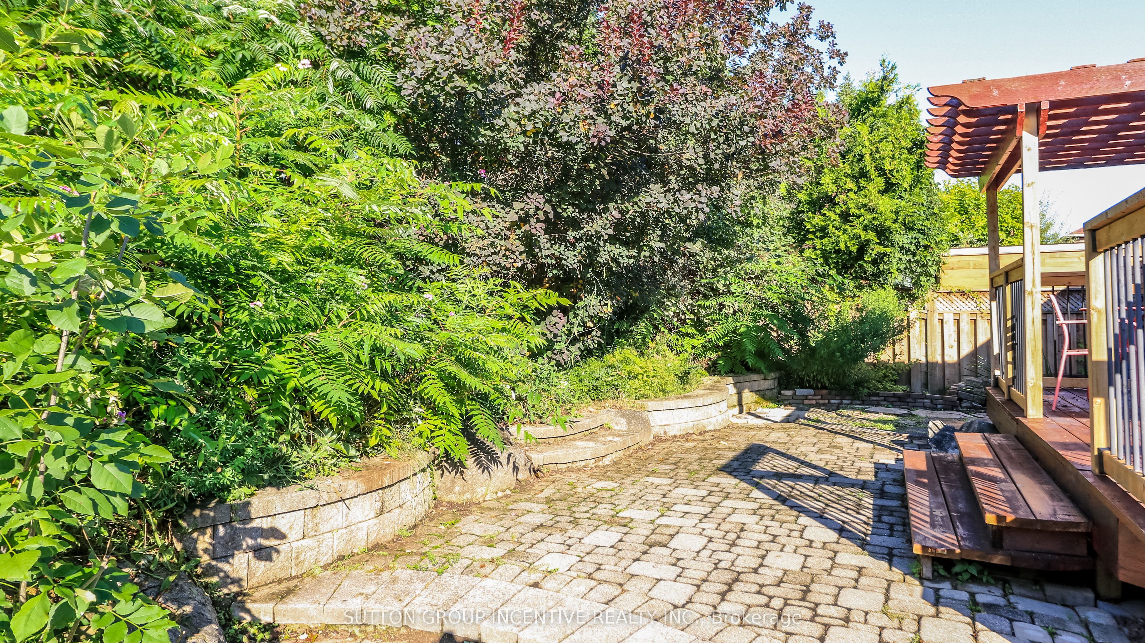 28 Brookfield Crescent Property Photo 2