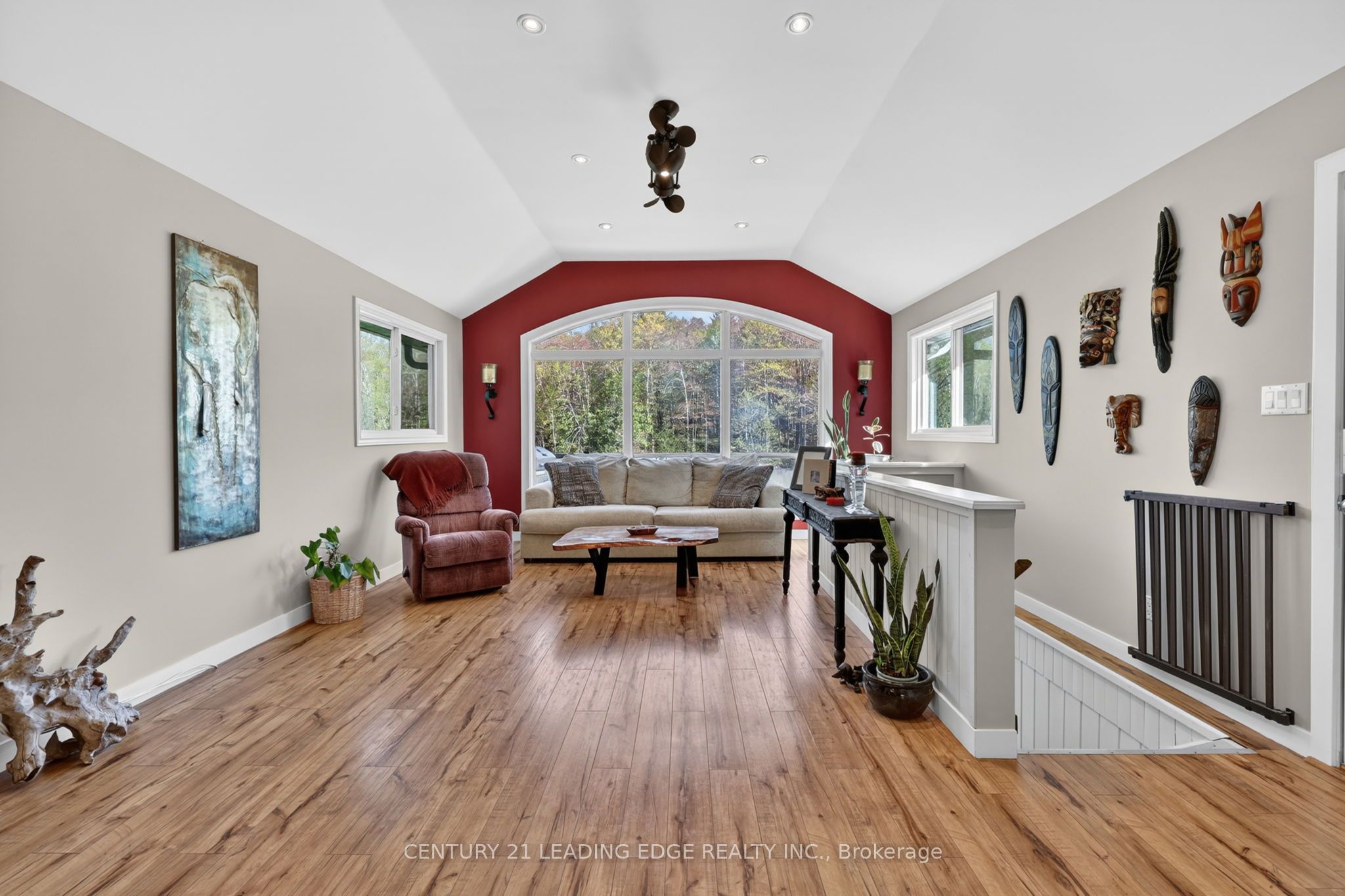 2996 Moynes Road Property Photo 11