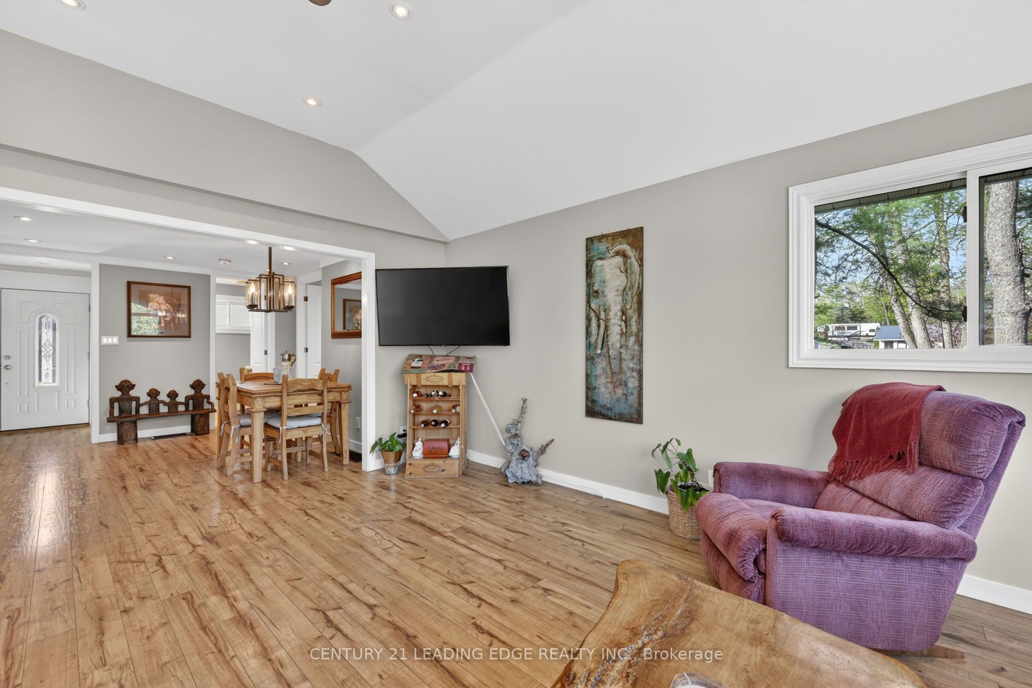 2996 Moynes Road Property Photo 15
