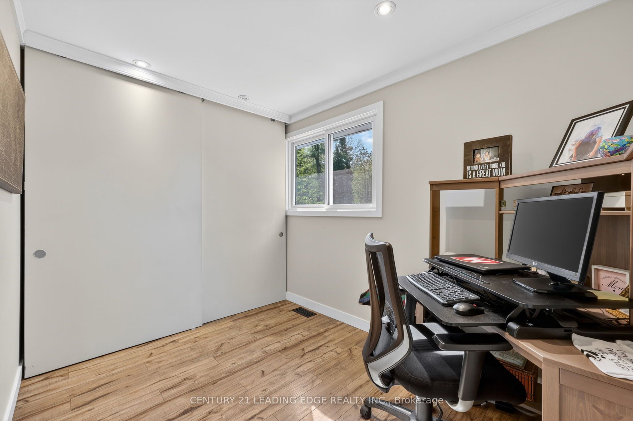 2996 Moynes Road Property Photo 16