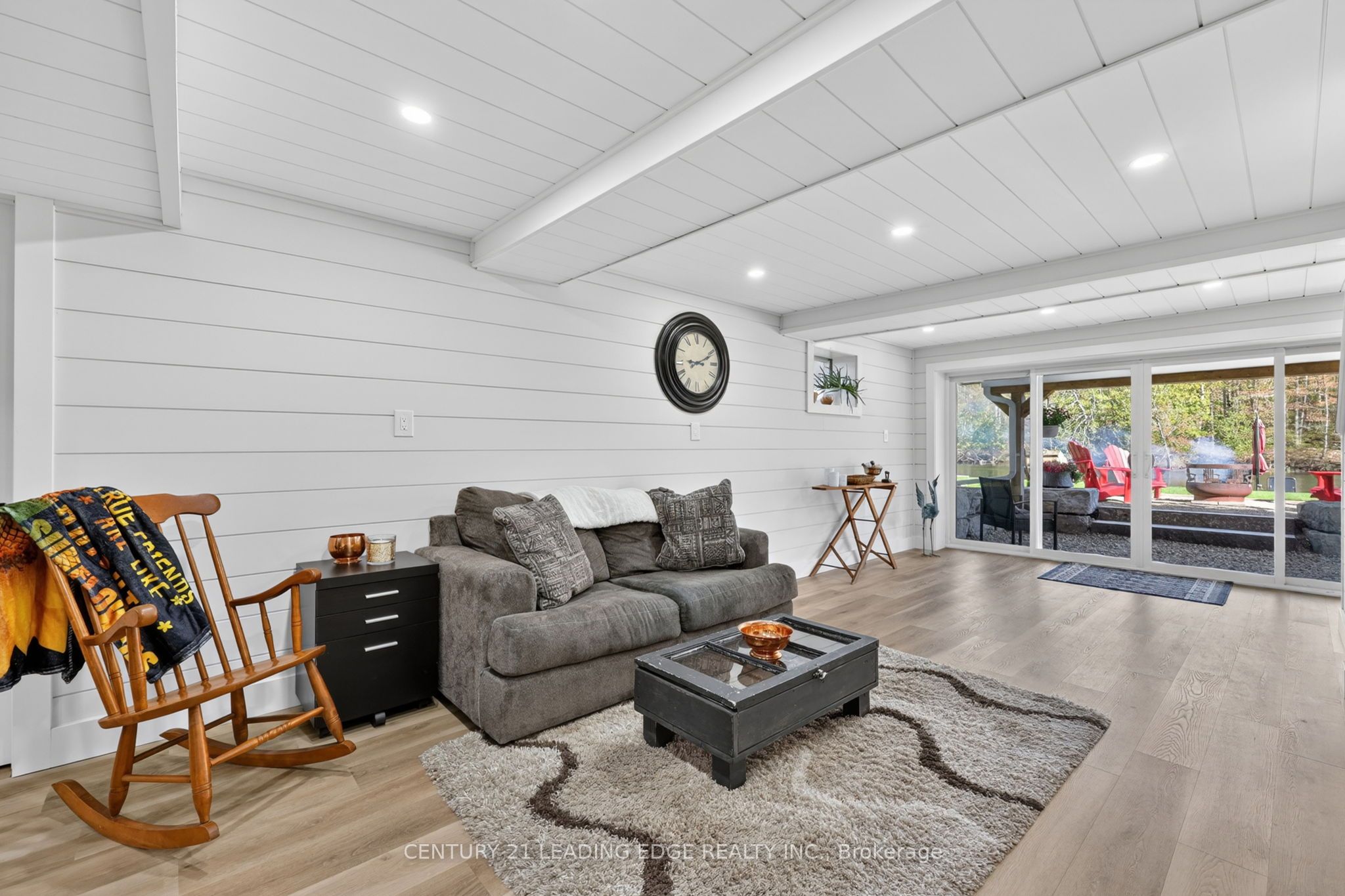 2996 Moynes Road Property Photo 24