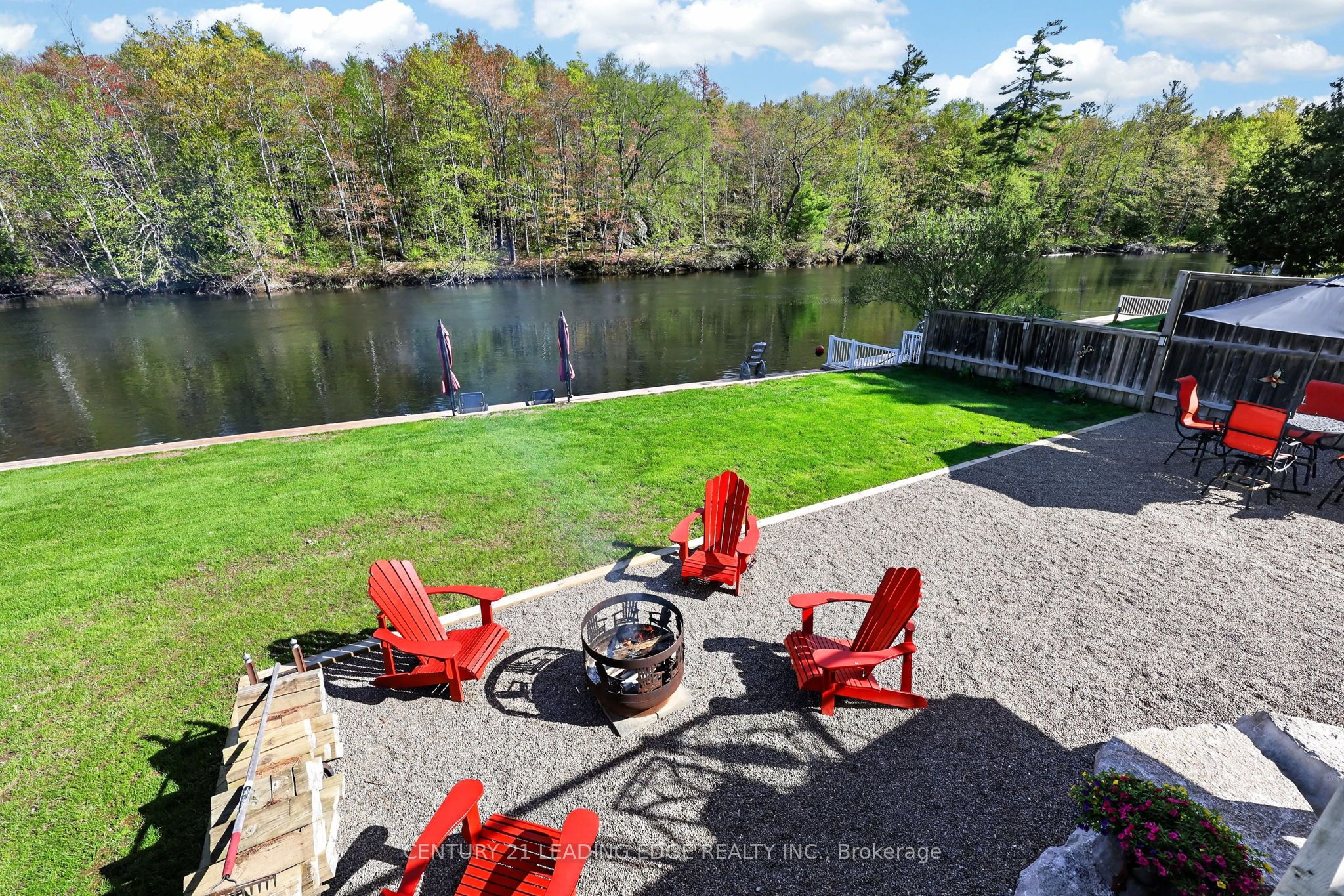 2996 Moynes Road Property Photo 37