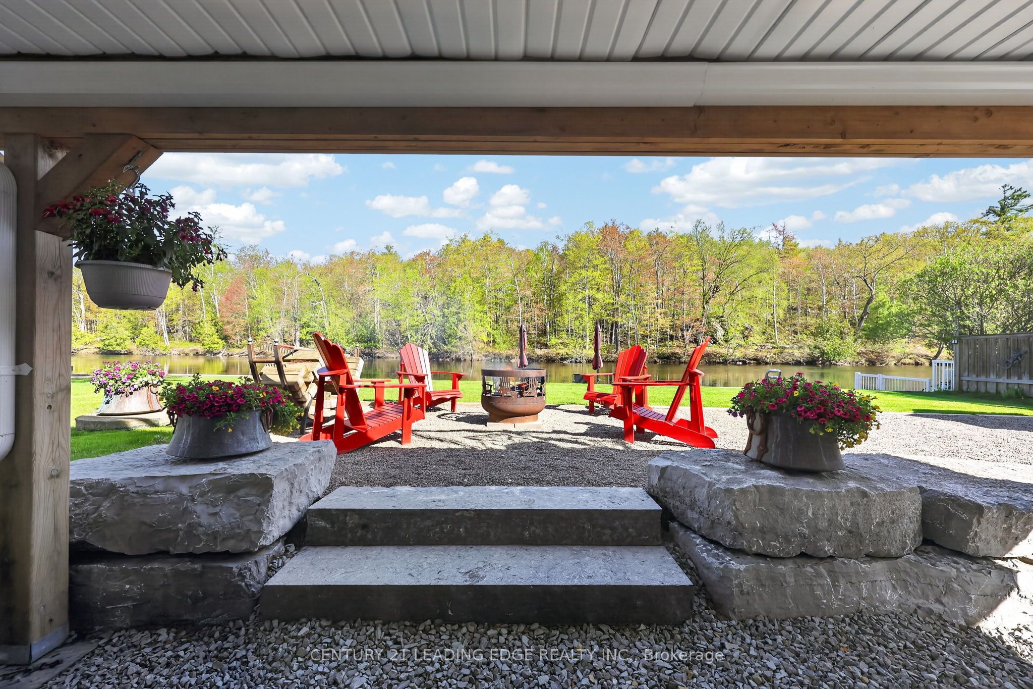 2996 Moynes Road Property Photo 41