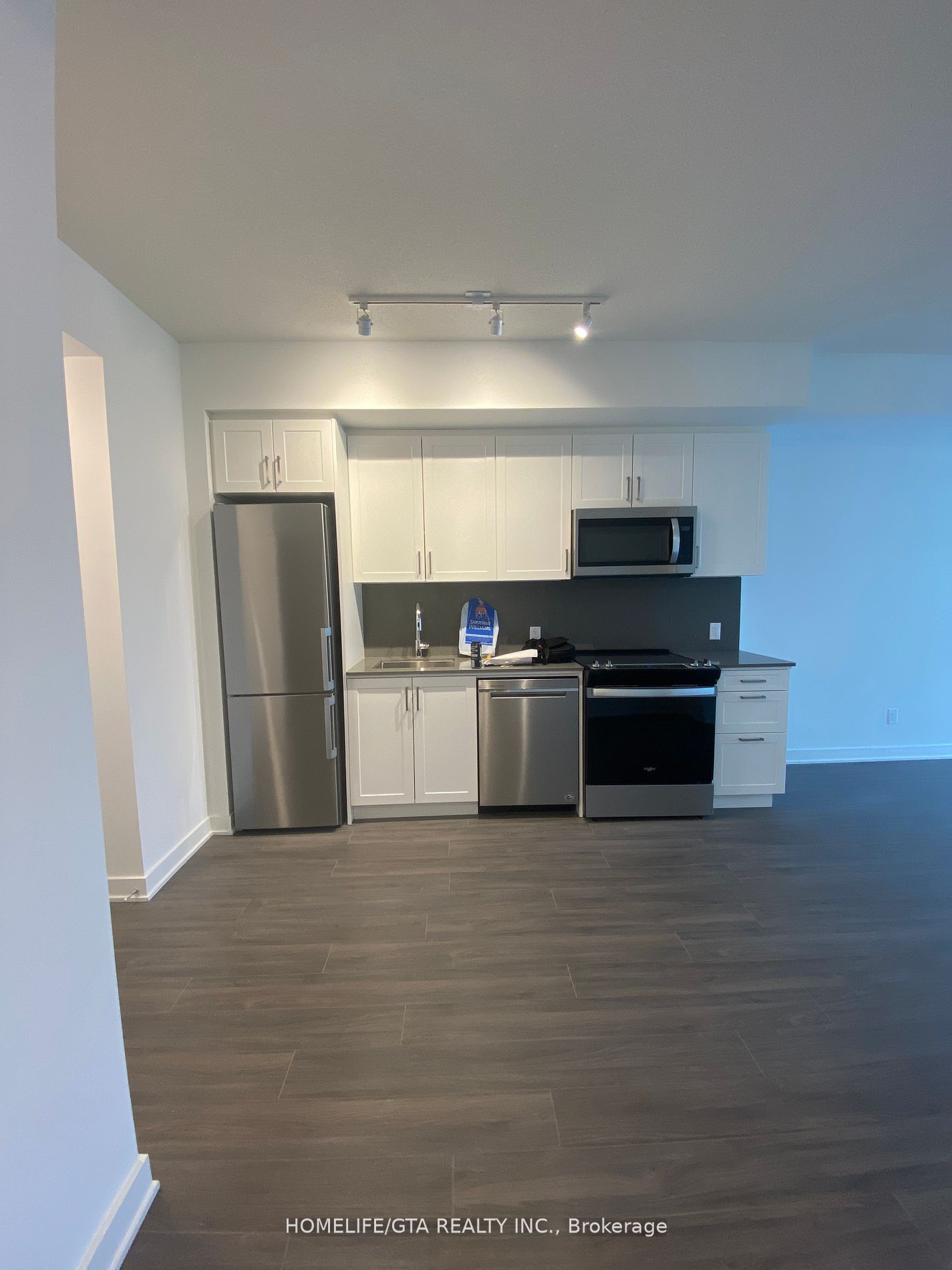 681 Yonge Street 229 Property Photo 6