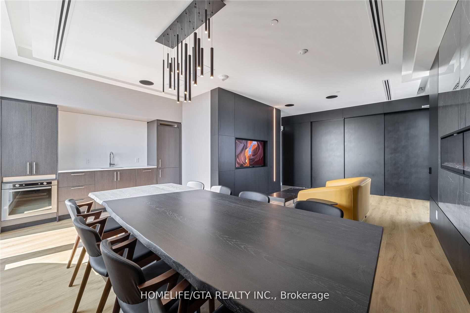 681 Yonge Street 229 Property Photo 19