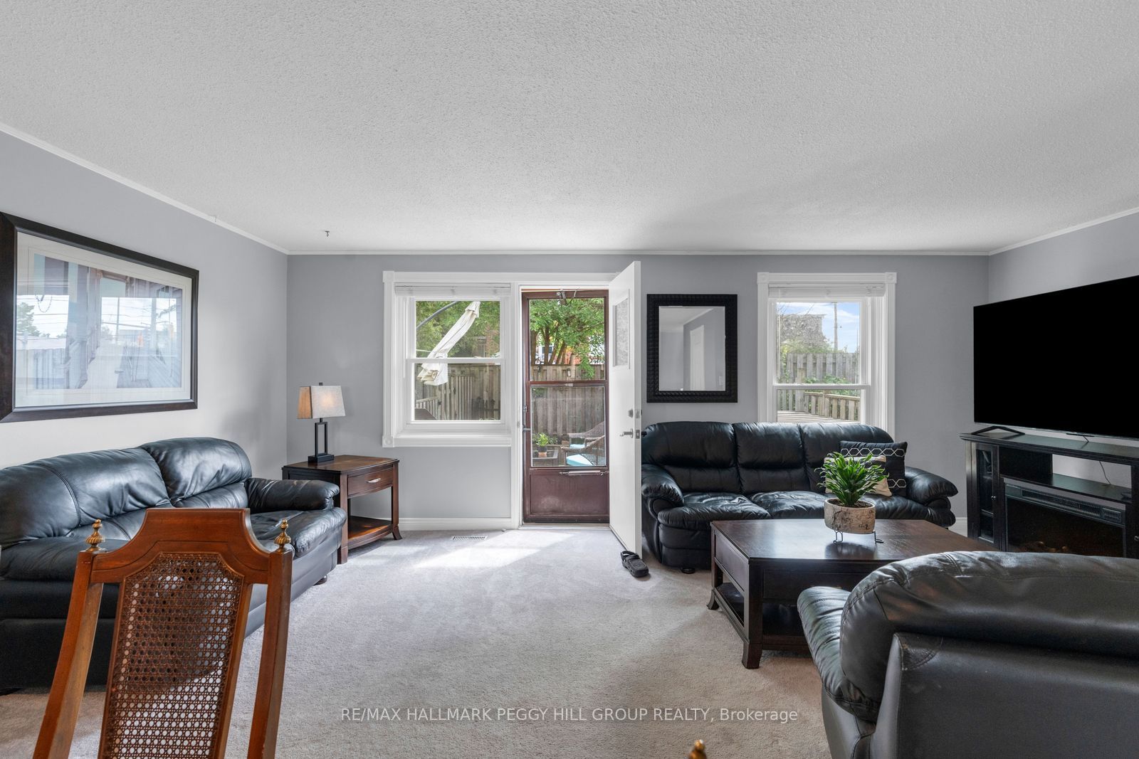 233 Innisfil Street 4 Property Photo 5