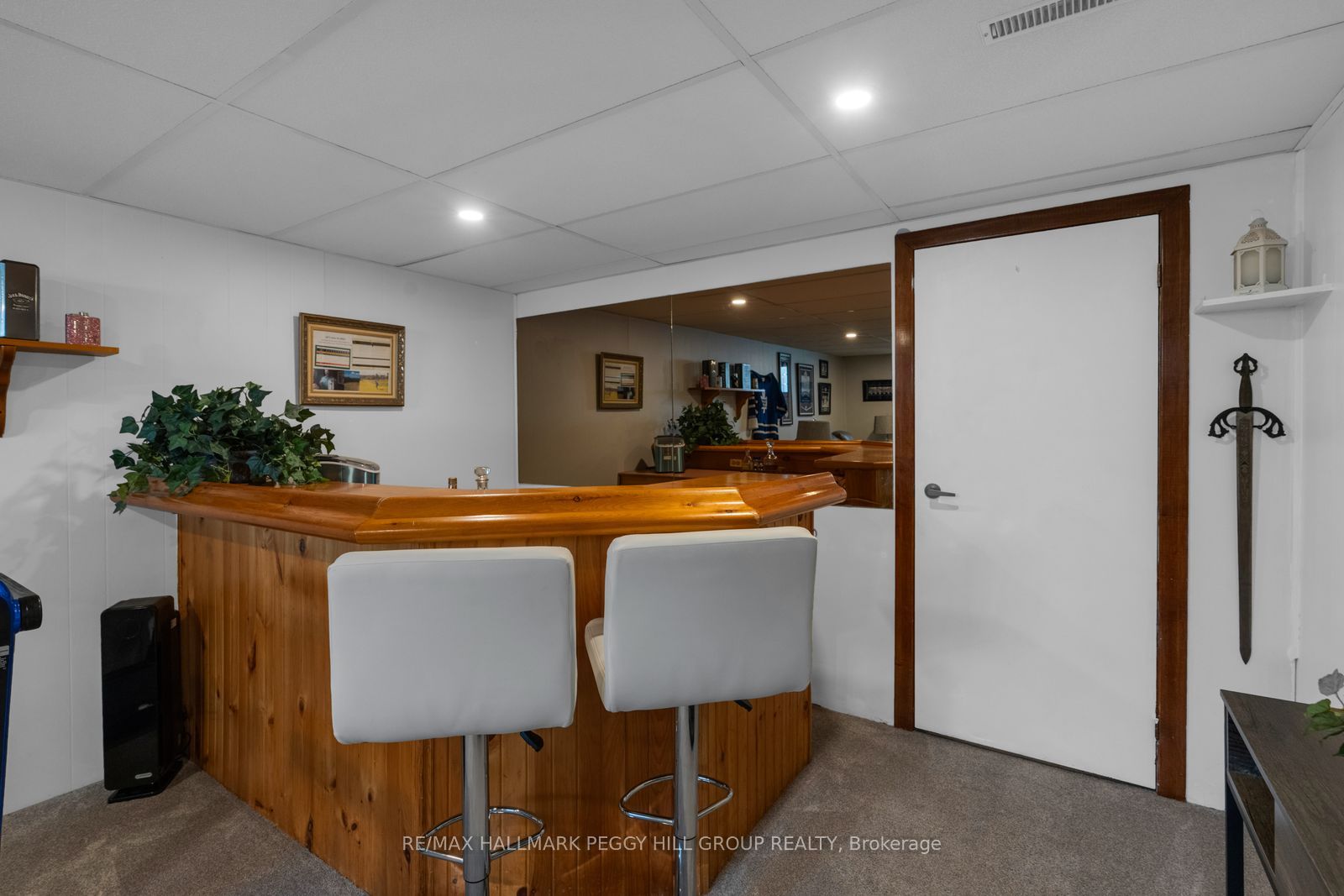 233 Innisfil Street 4 Property Photo 11