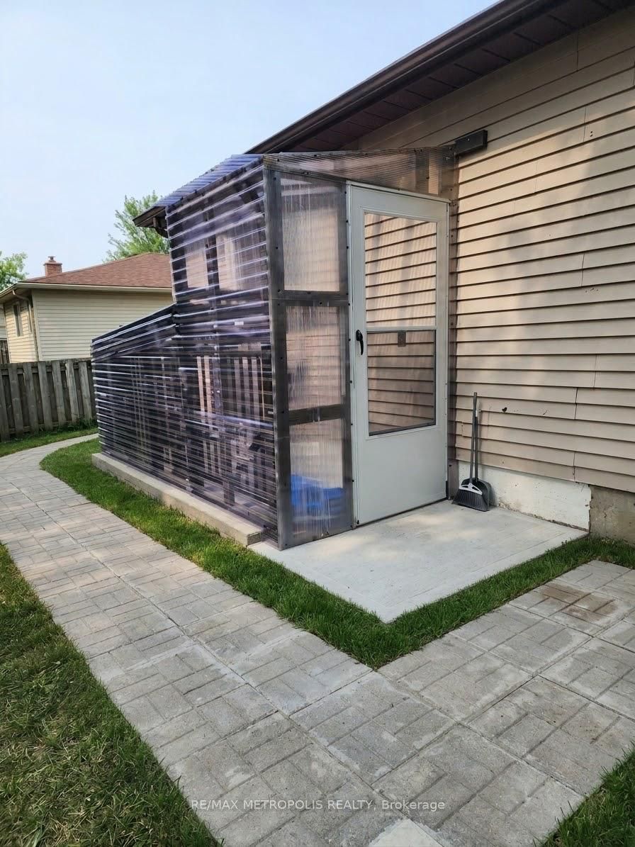 65 Gloria Street Property Photo 2