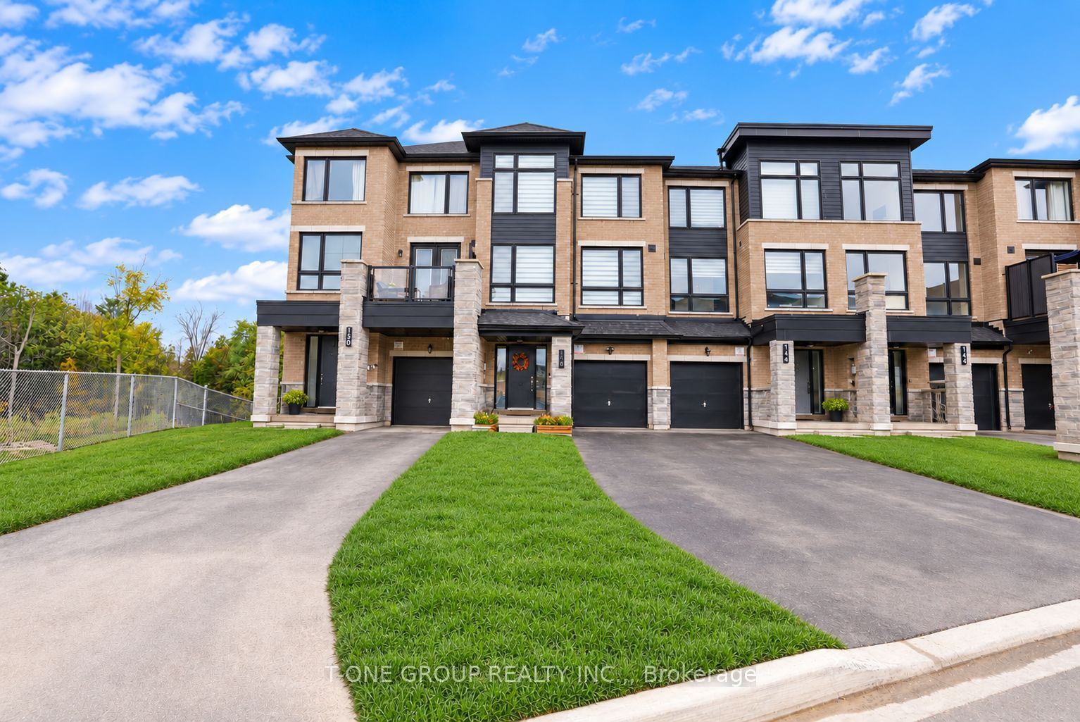 148 Blue Forest Crescent Property Photo 3