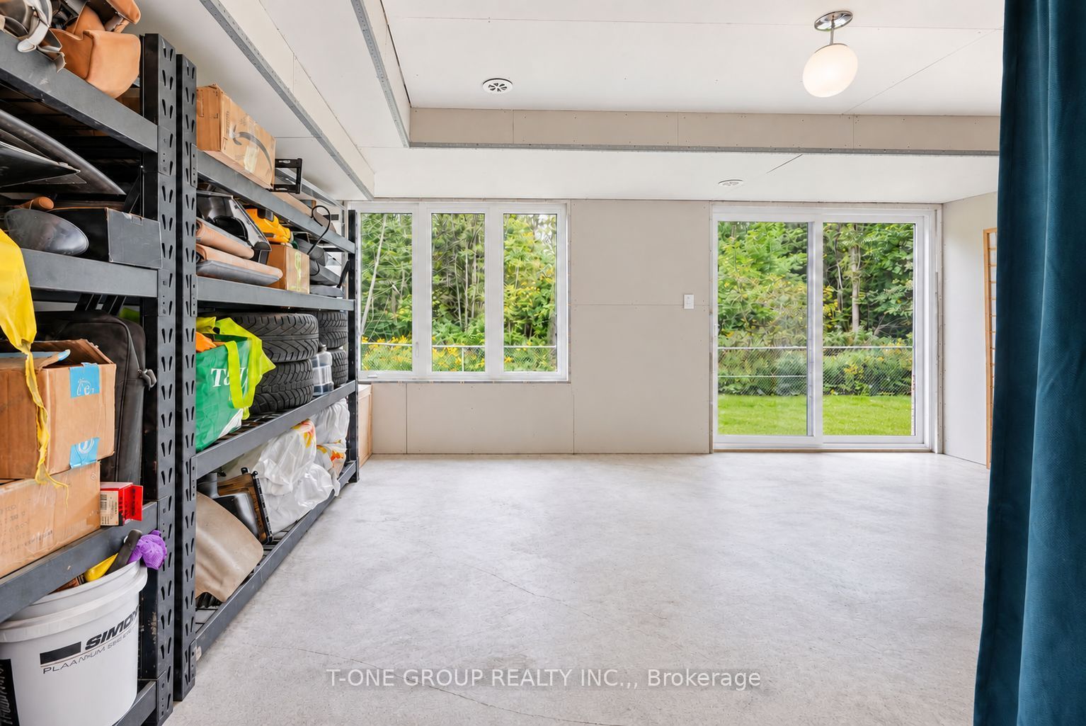 148 Blue Forest Crescent Property Photo 45