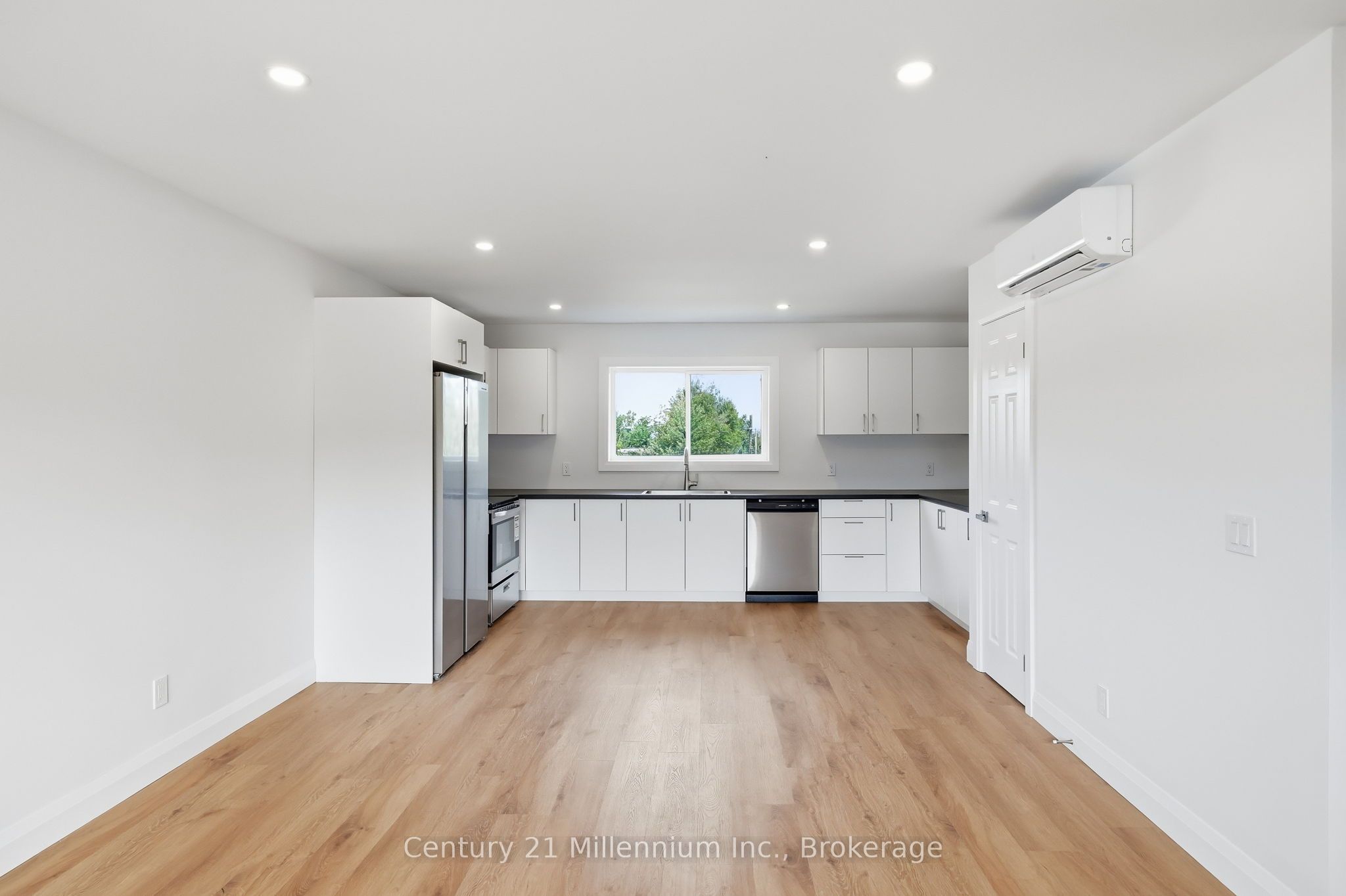 9592 Beachwood Road 2 Property Photo 3