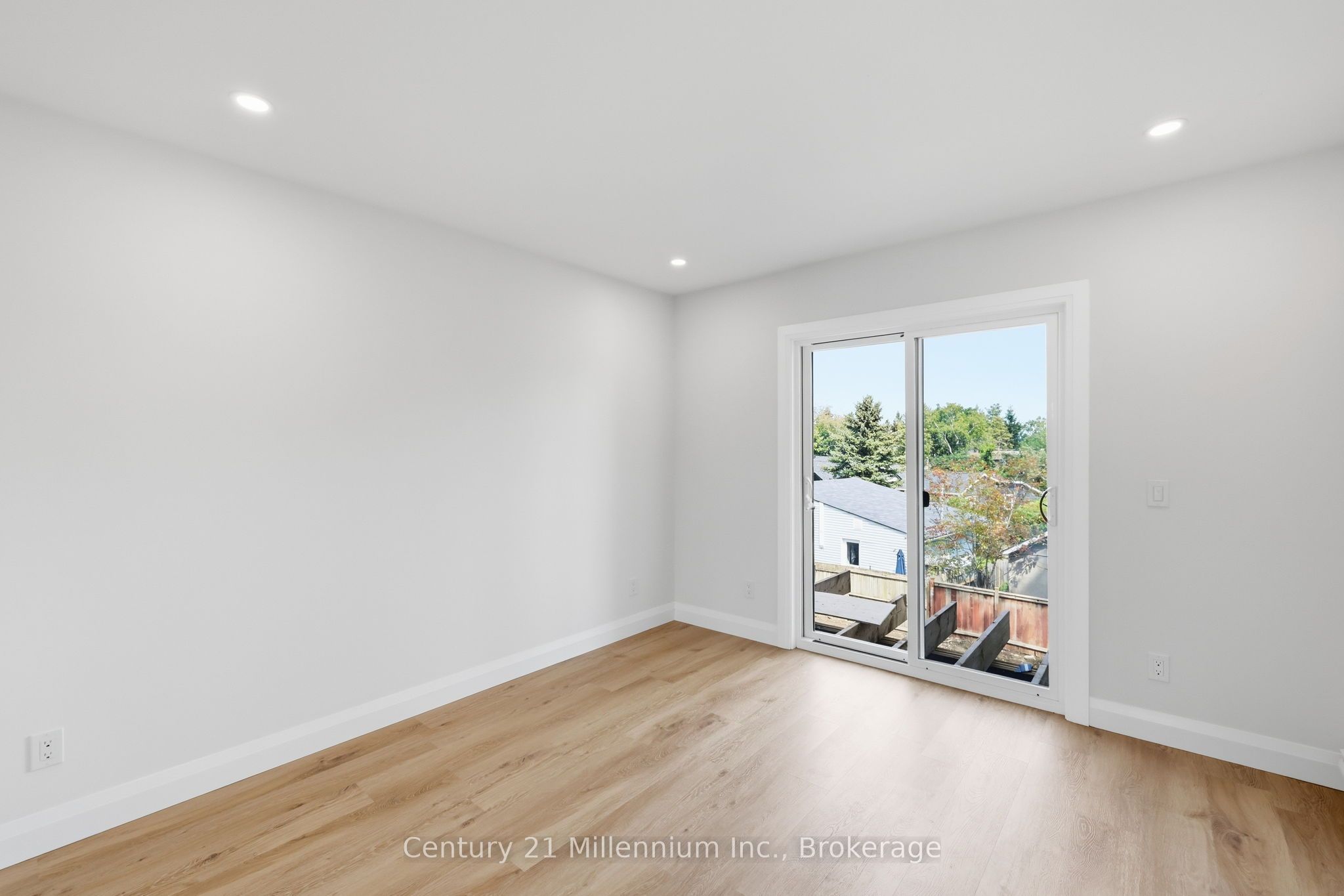 9592 Beachwood Road 2 Property Photo 12