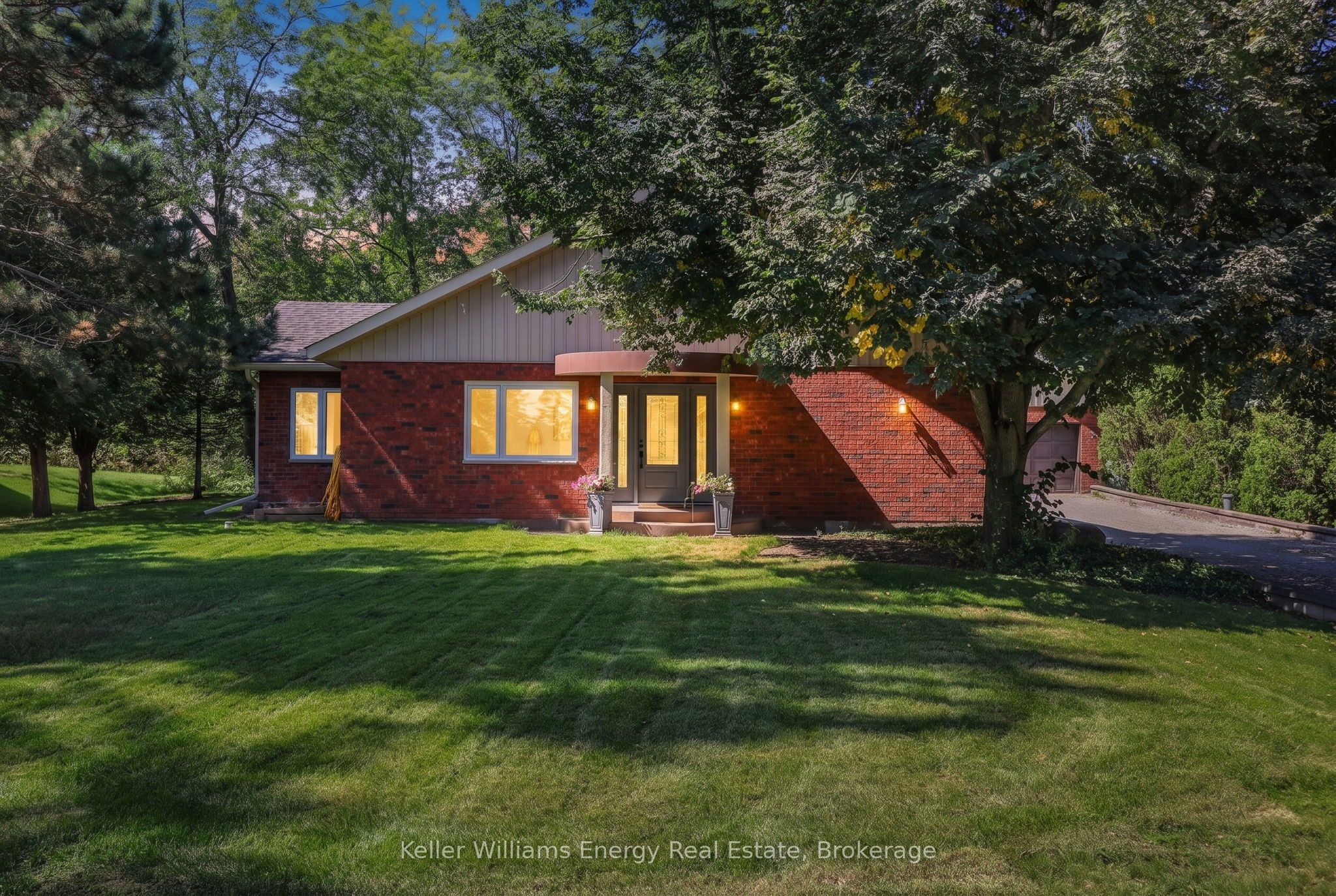 60 Bayside Avenue