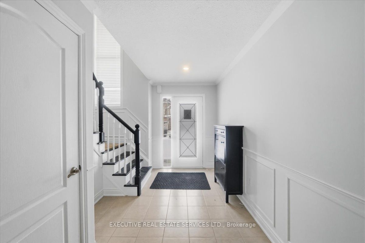 3063 Emperor Drive Property Photo 2