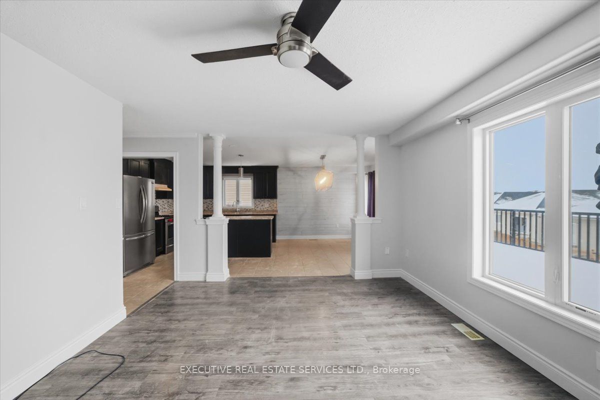 3063 Emperor Drive Property Photo 8