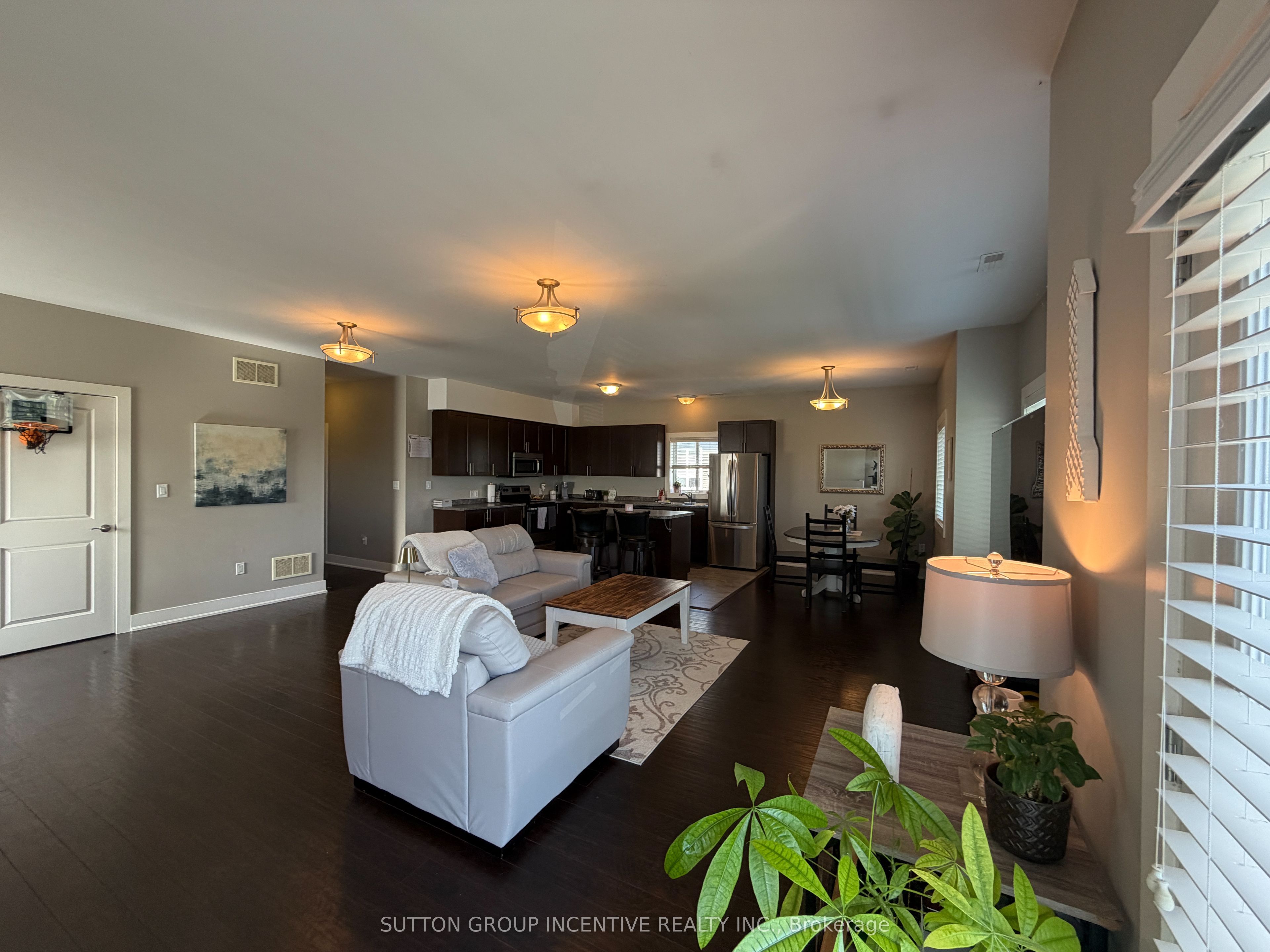 3929 Wood Avenue Property Photo 3