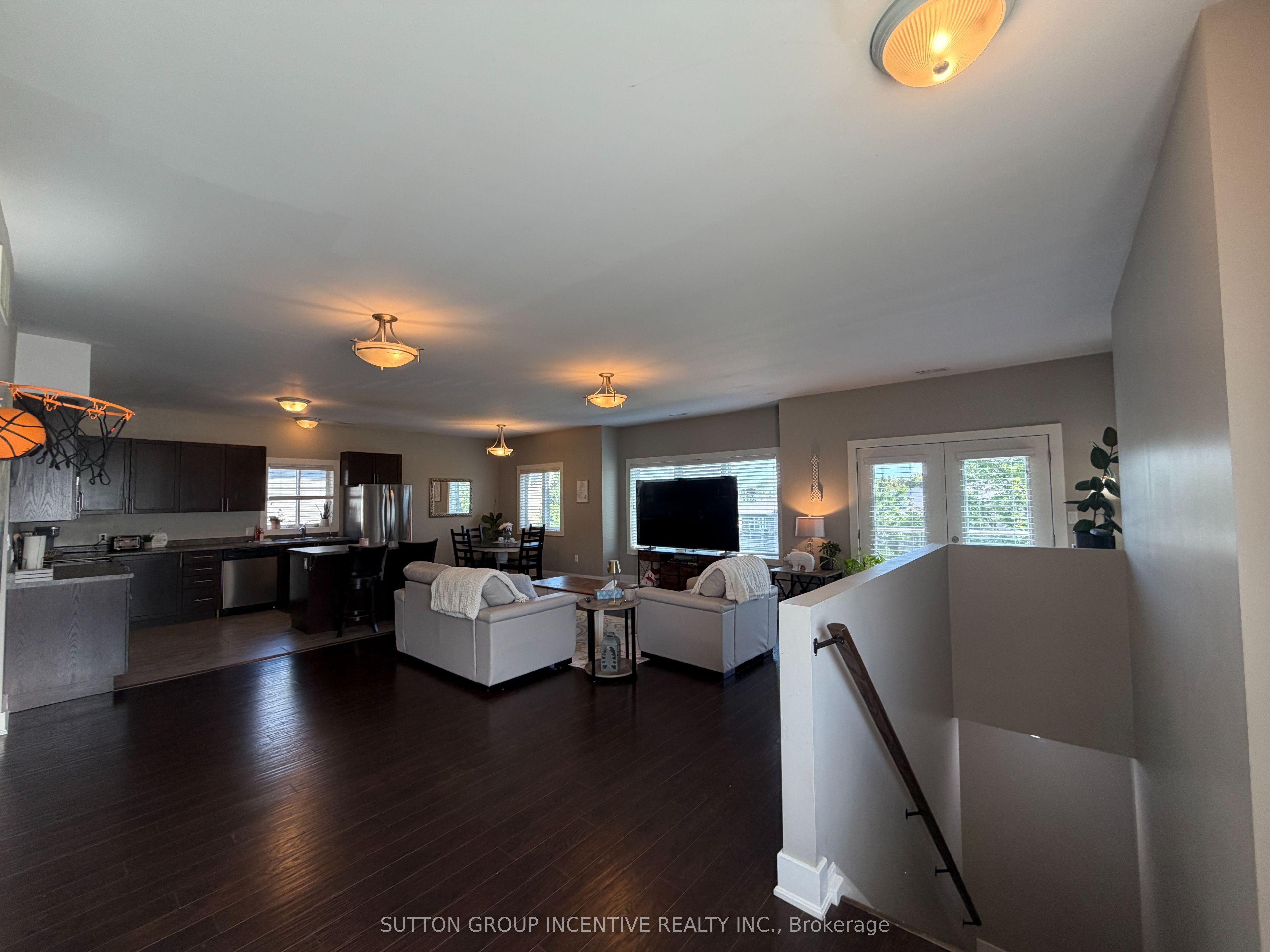 3929 Wood Avenue Property Photo 4
