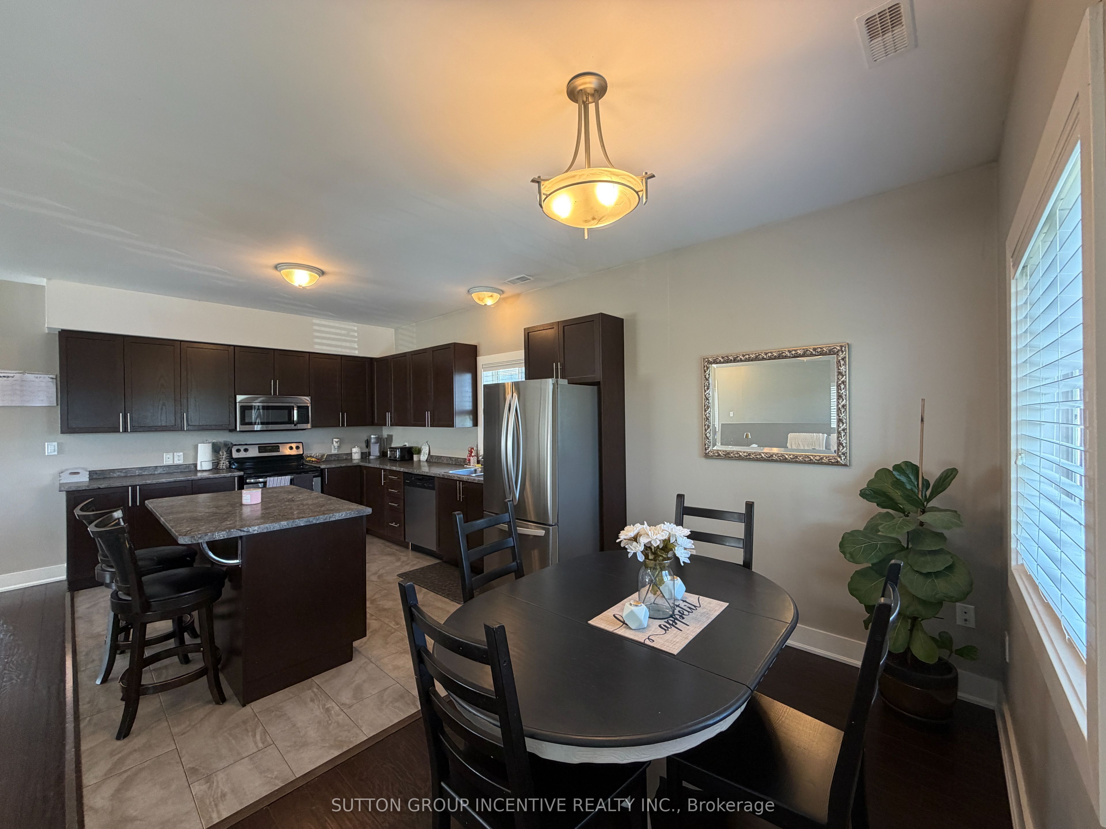 3929 Wood Avenue Property Photo 6