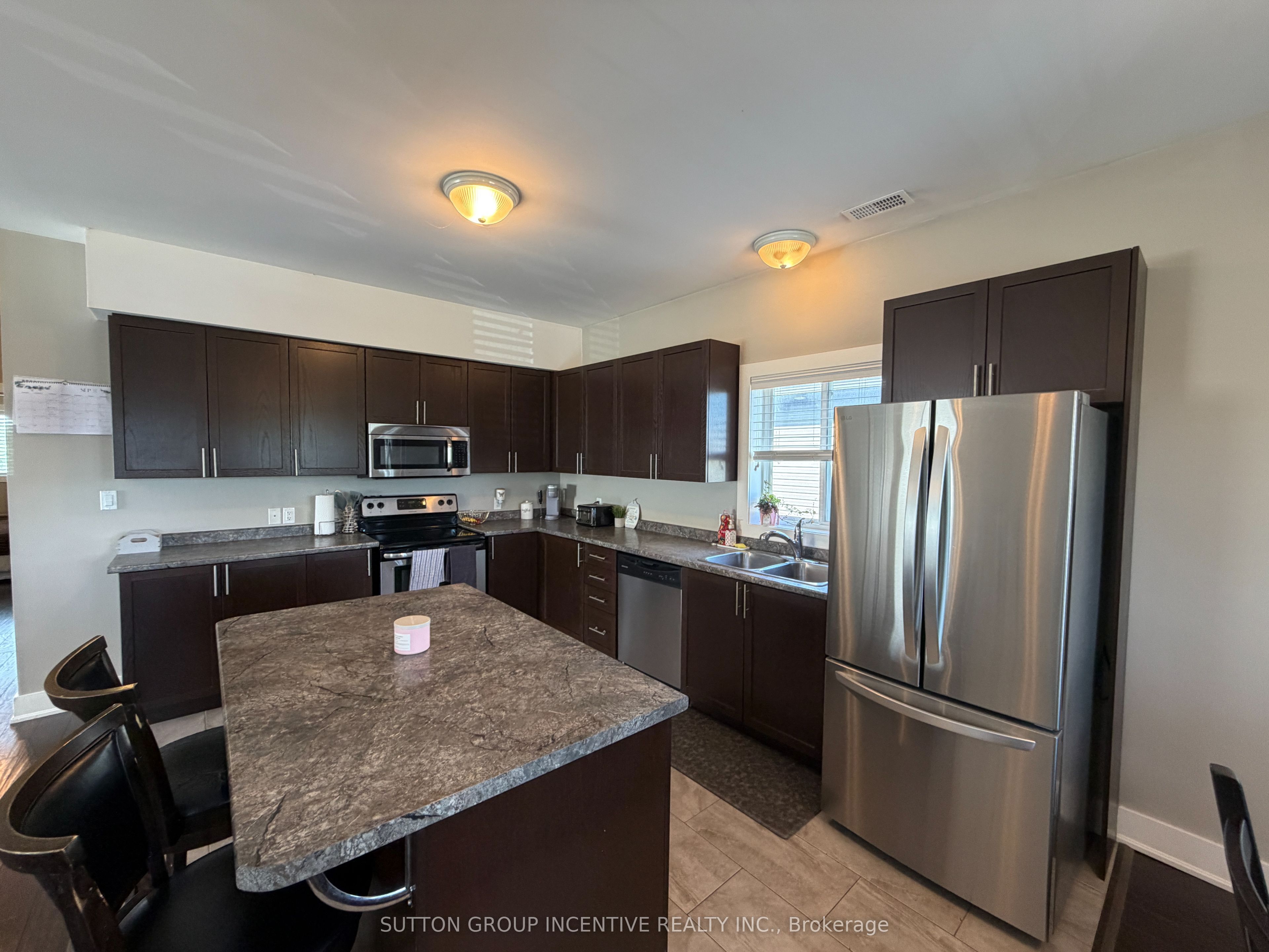 3929 Wood Avenue Property Photo 7