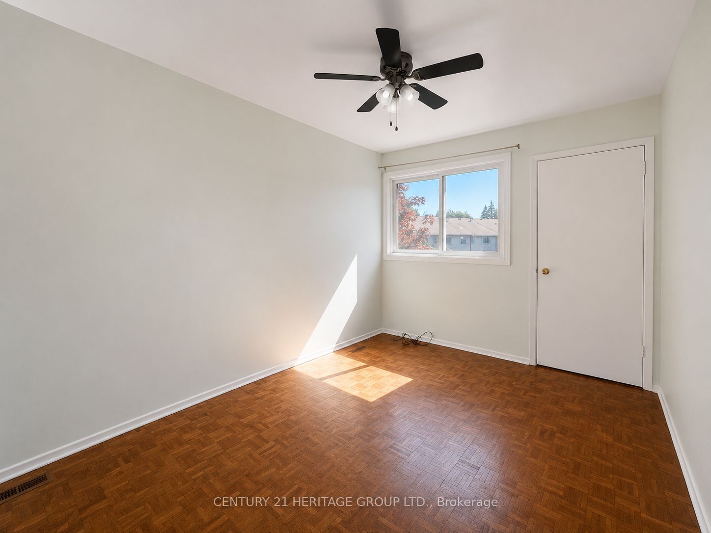 441 Barrie Road 7 Property Photo 16