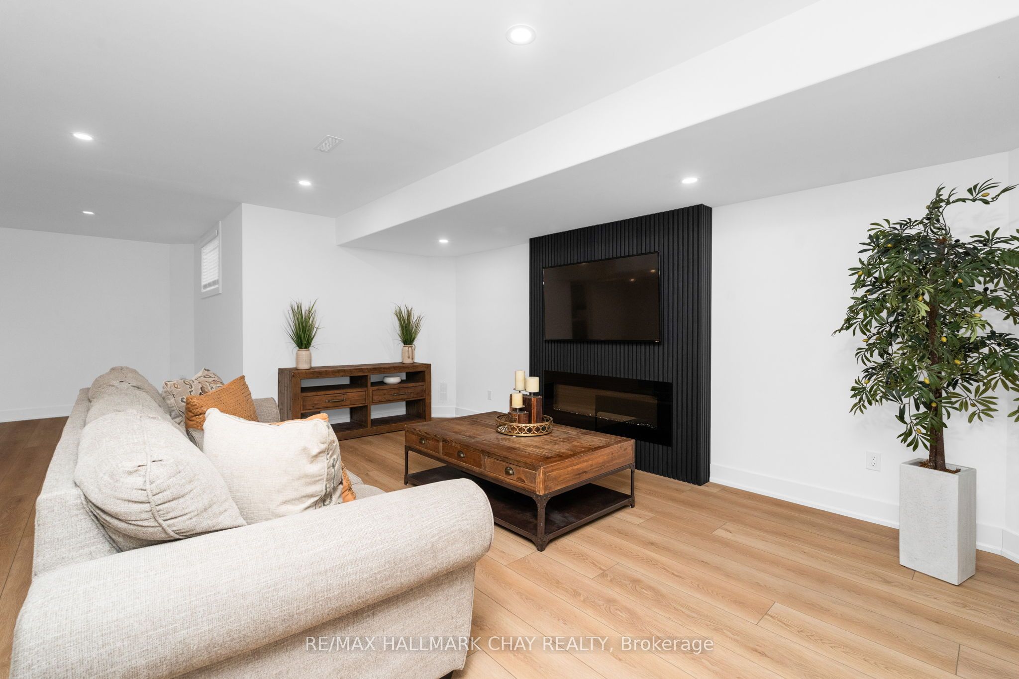 11 Byers Street Property Photo 34