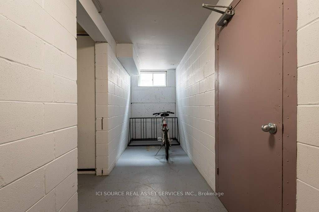 229 Canice Street Unit 4 Property Photo 11