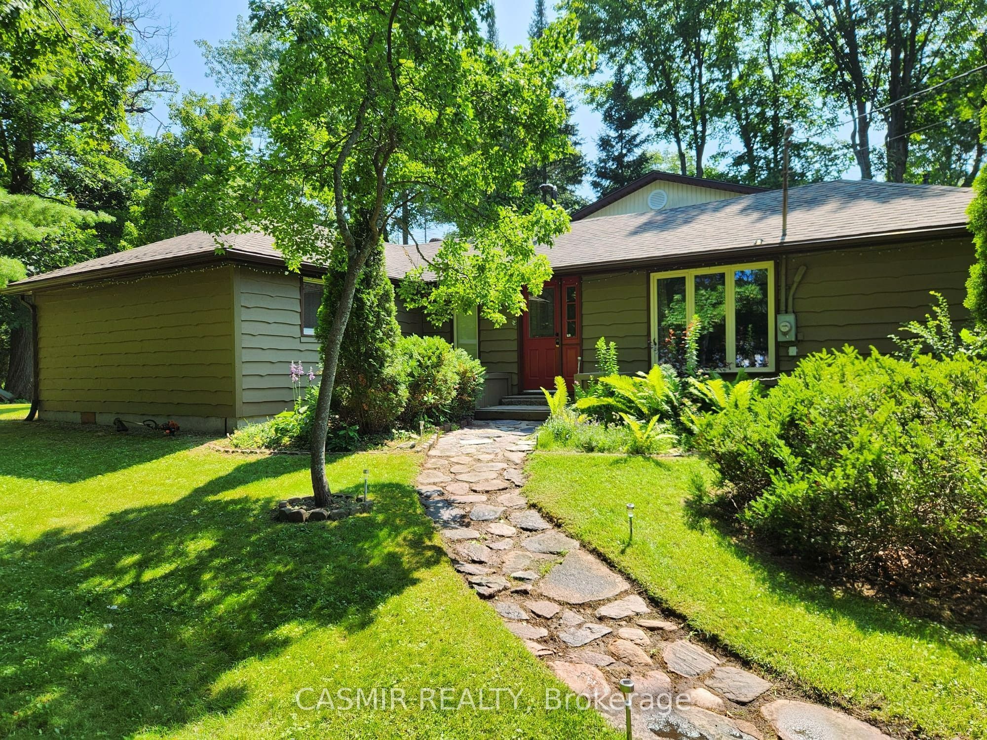 2148 Champlain Road Property Photo 1