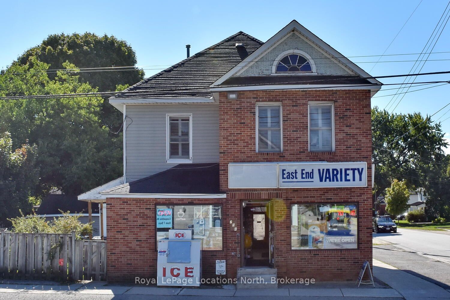 256 Ontario Street Property Photo 3